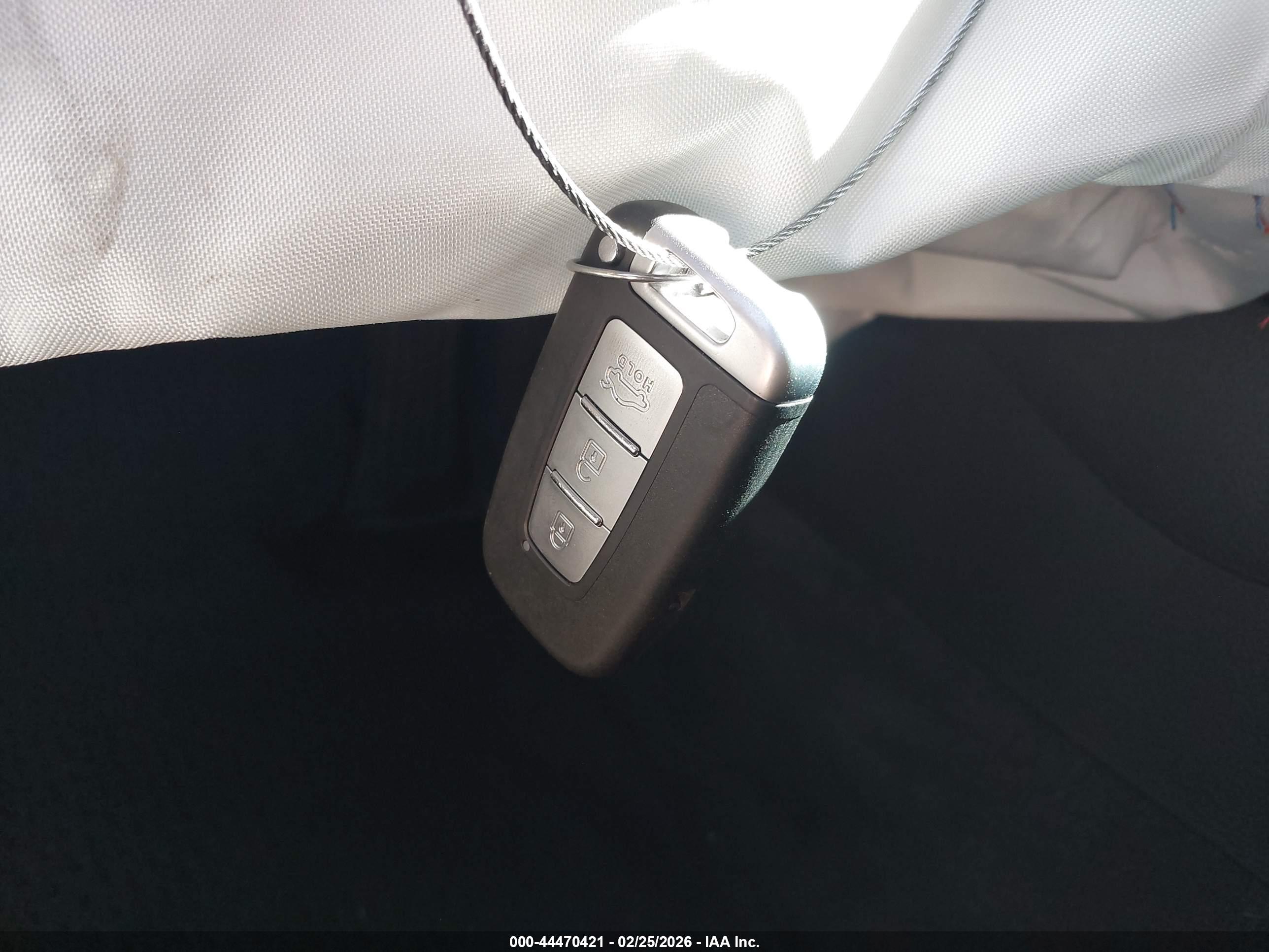 HYUNDAI AZERA image 11