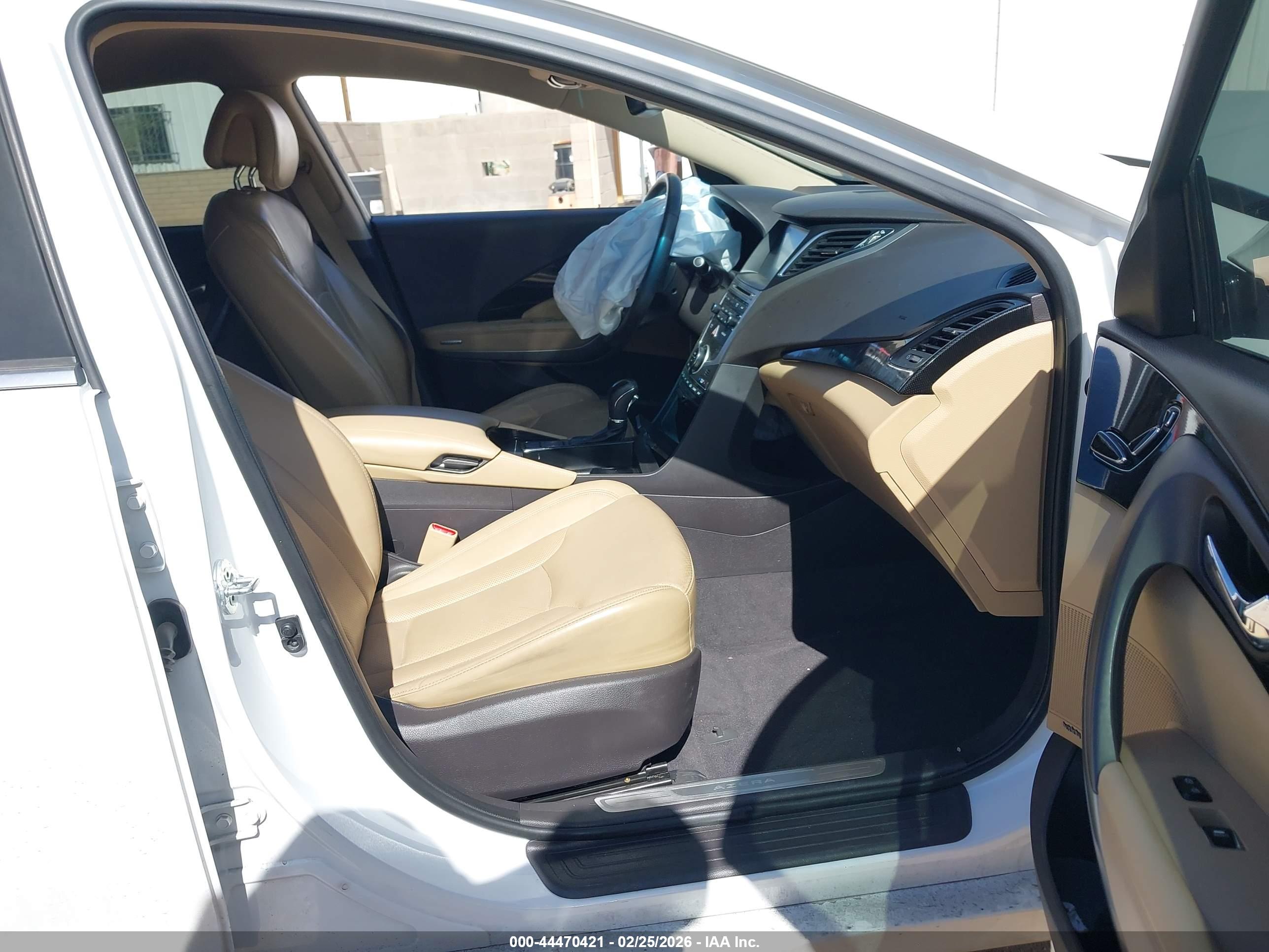 HYUNDAI AZERA image 5