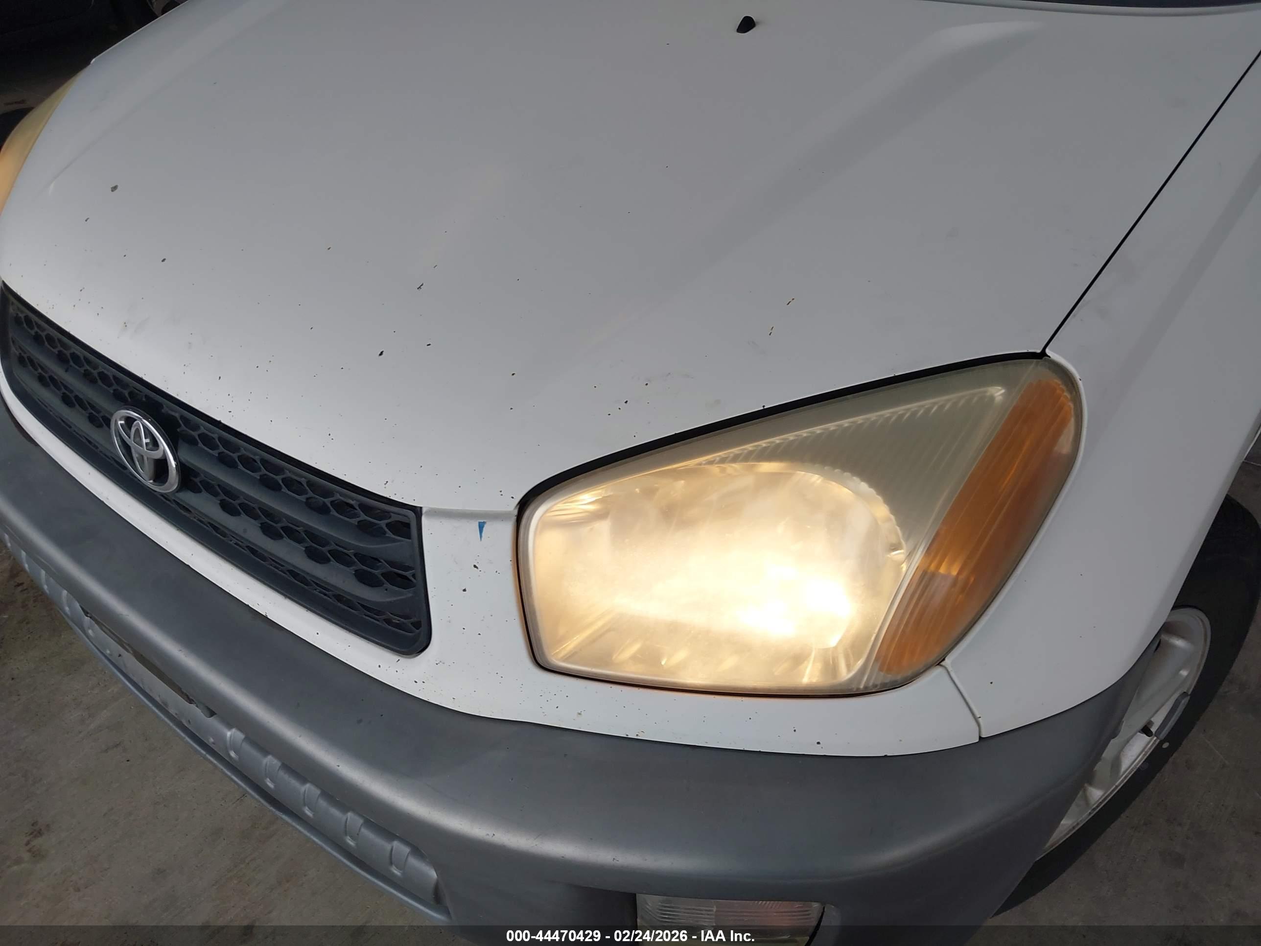TOYOTA RAV4 image 6
