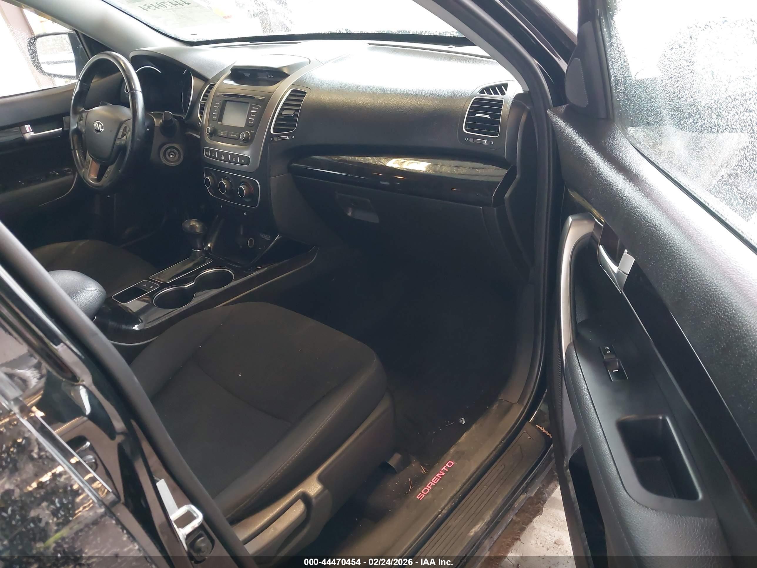 KIA SORENTO image 5