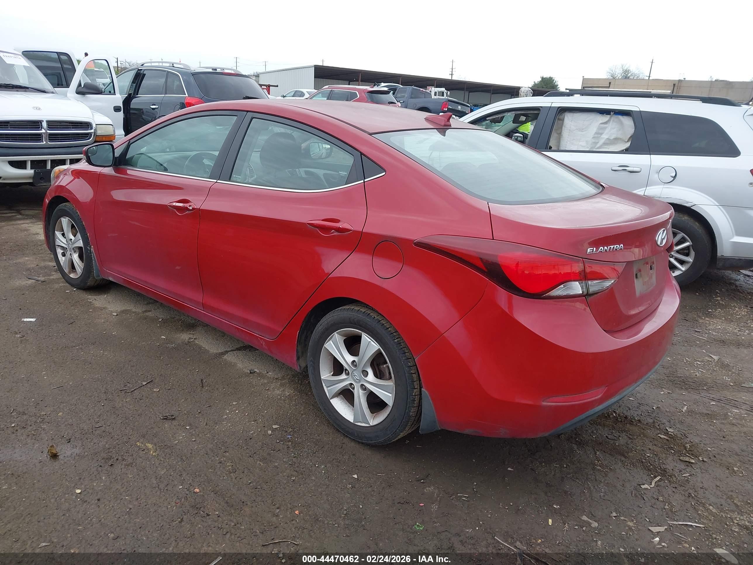 HYUNDAI ELANTRA image 3