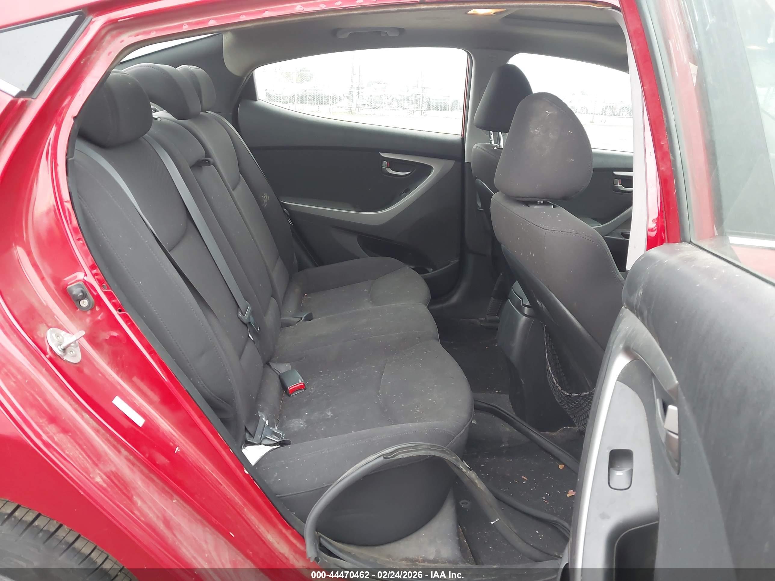 HYUNDAI ELANTRA image 8