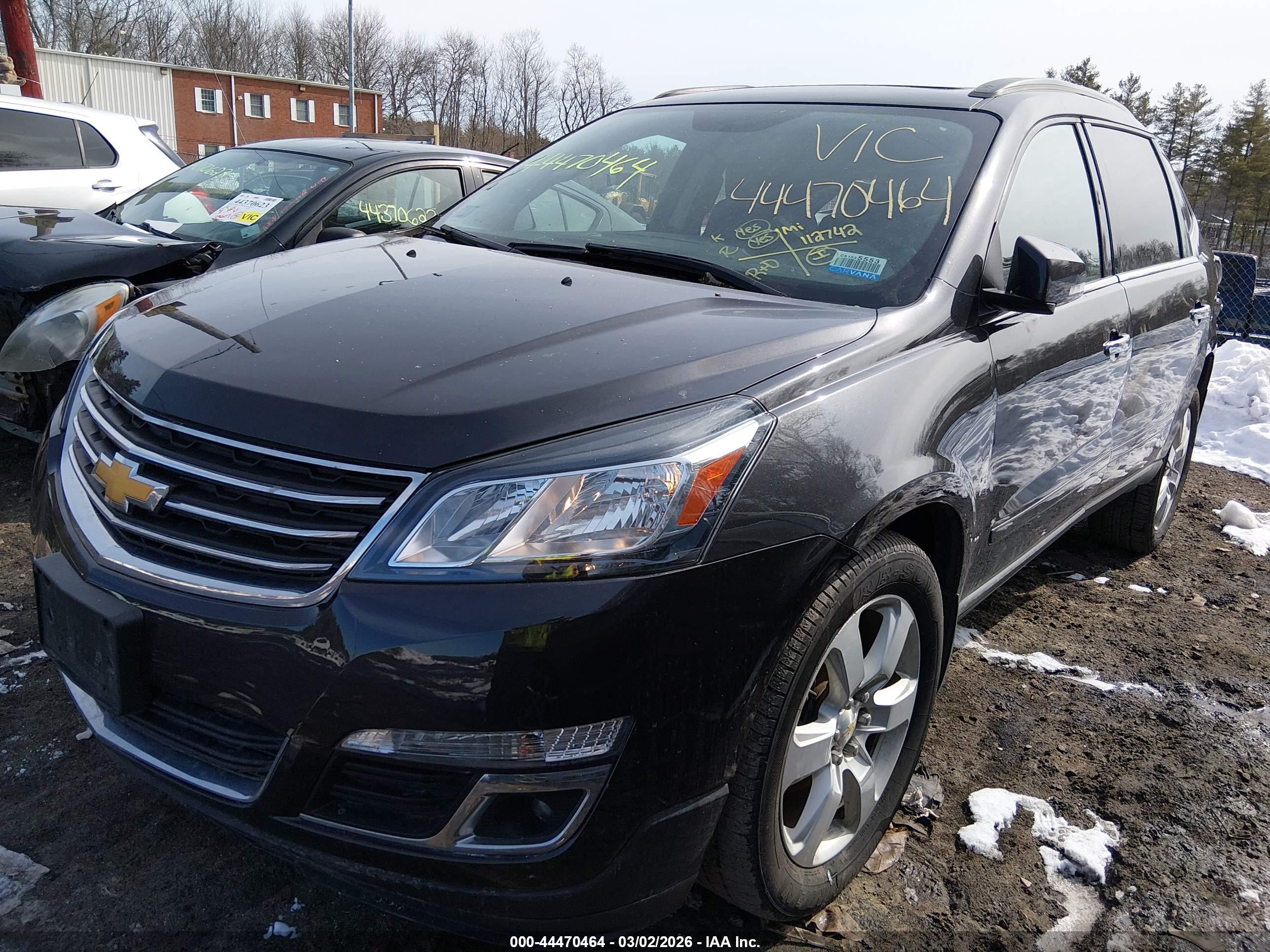CHEVROLET TRAVERSE image 2