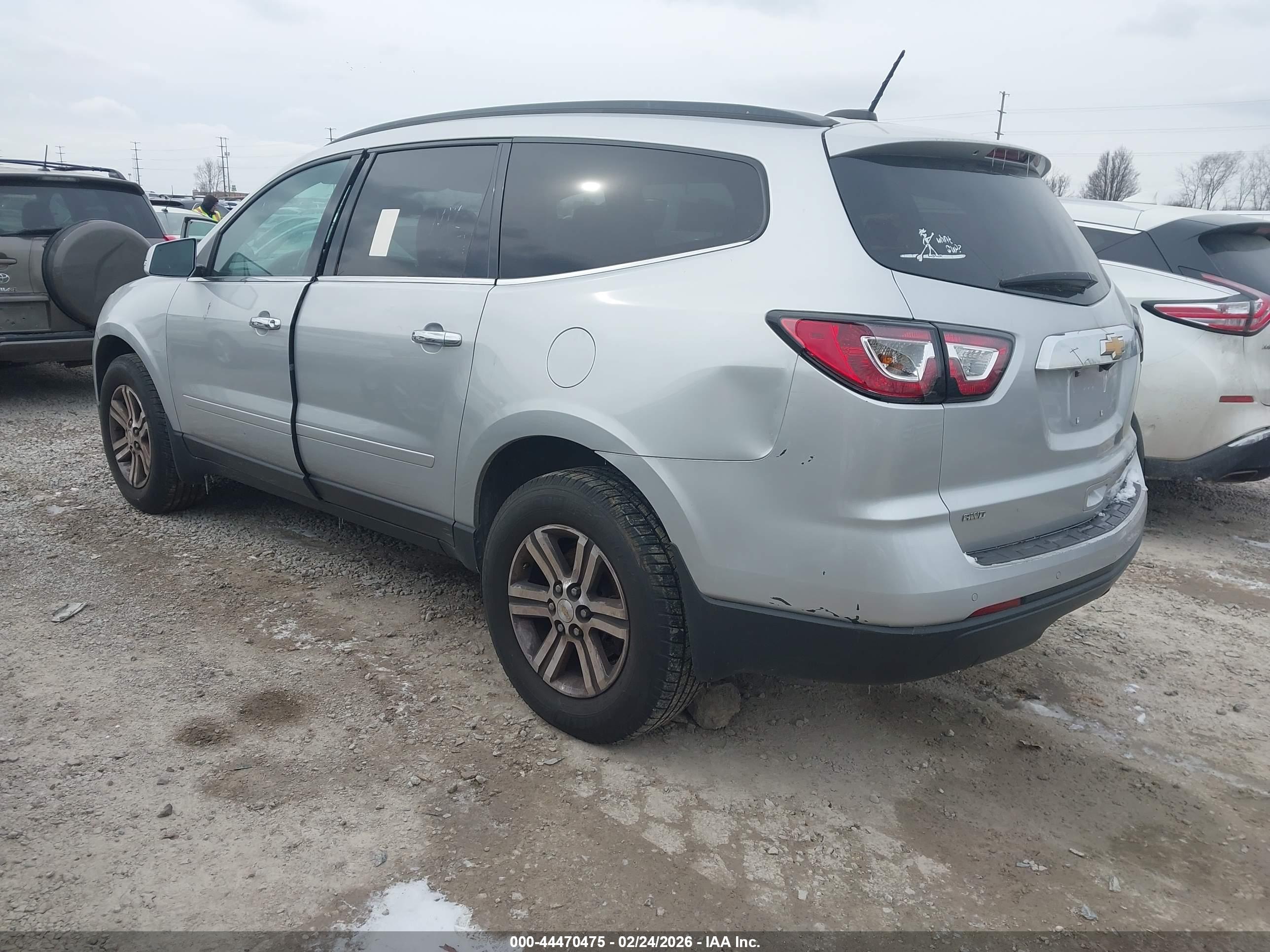 CHEVROLET TRAVERSE image 3