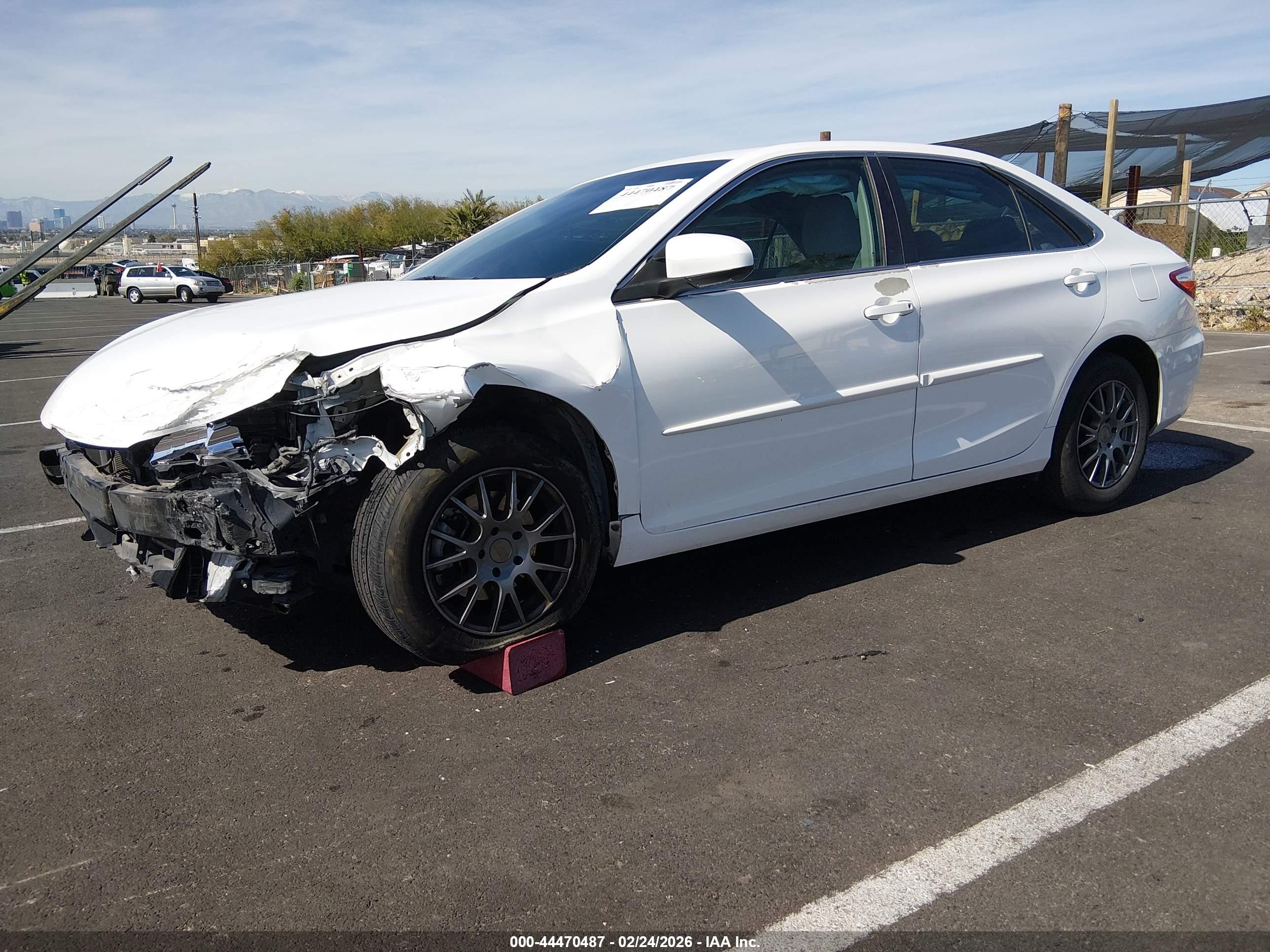 TOYOTA CAMRY image 2