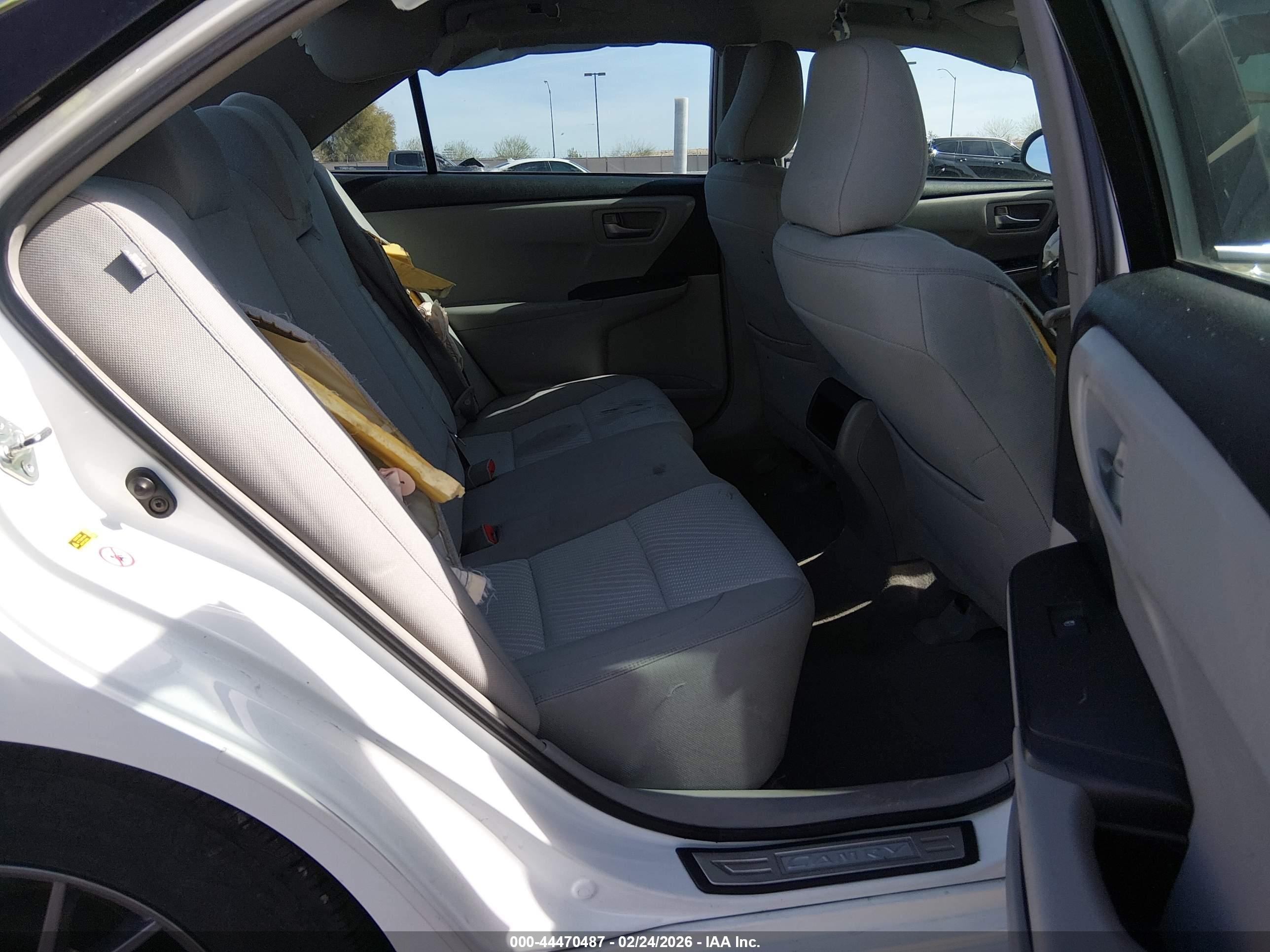 TOYOTA CAMRY image 8