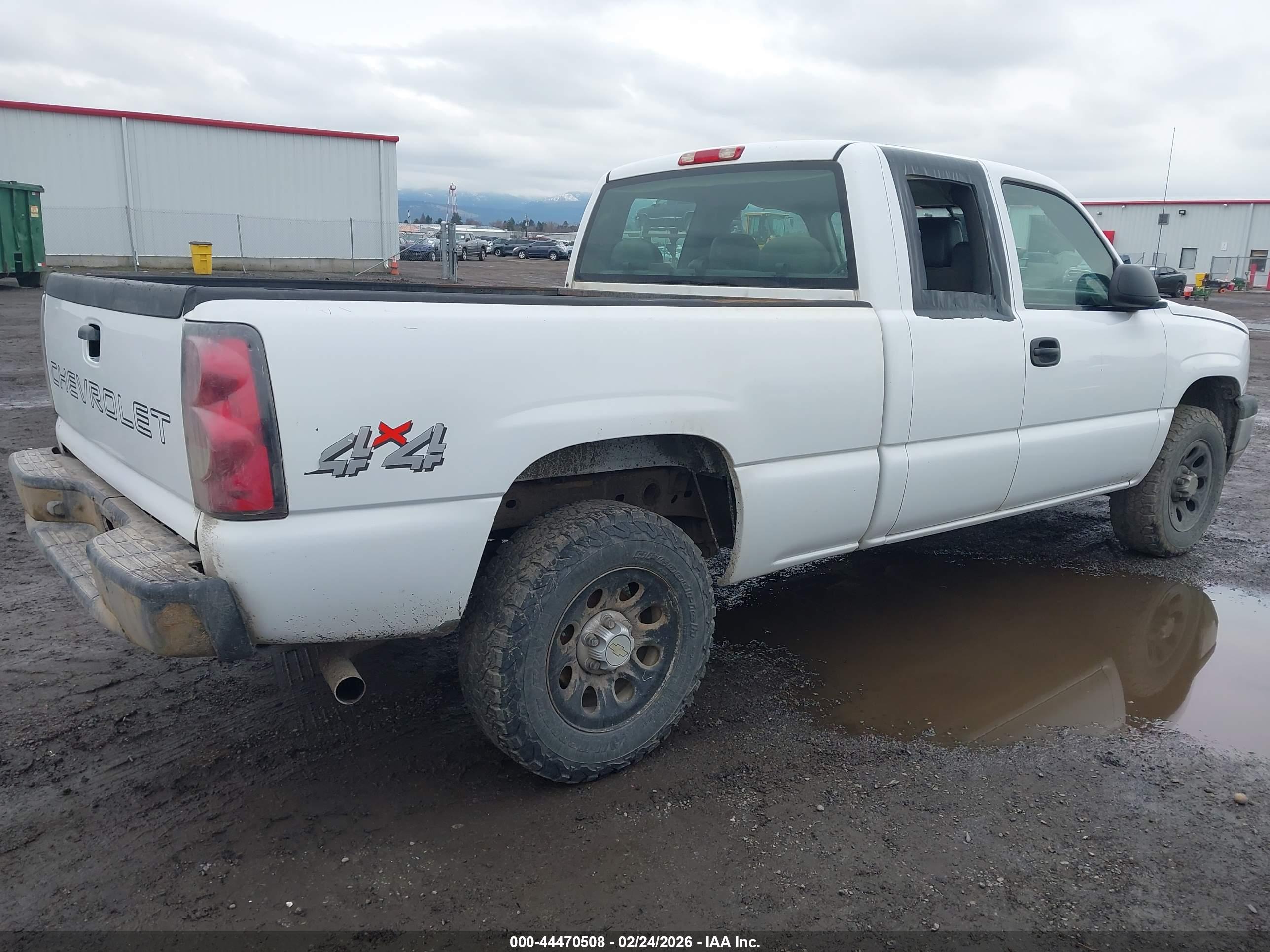 CHEVROLET SILVERADO image 4