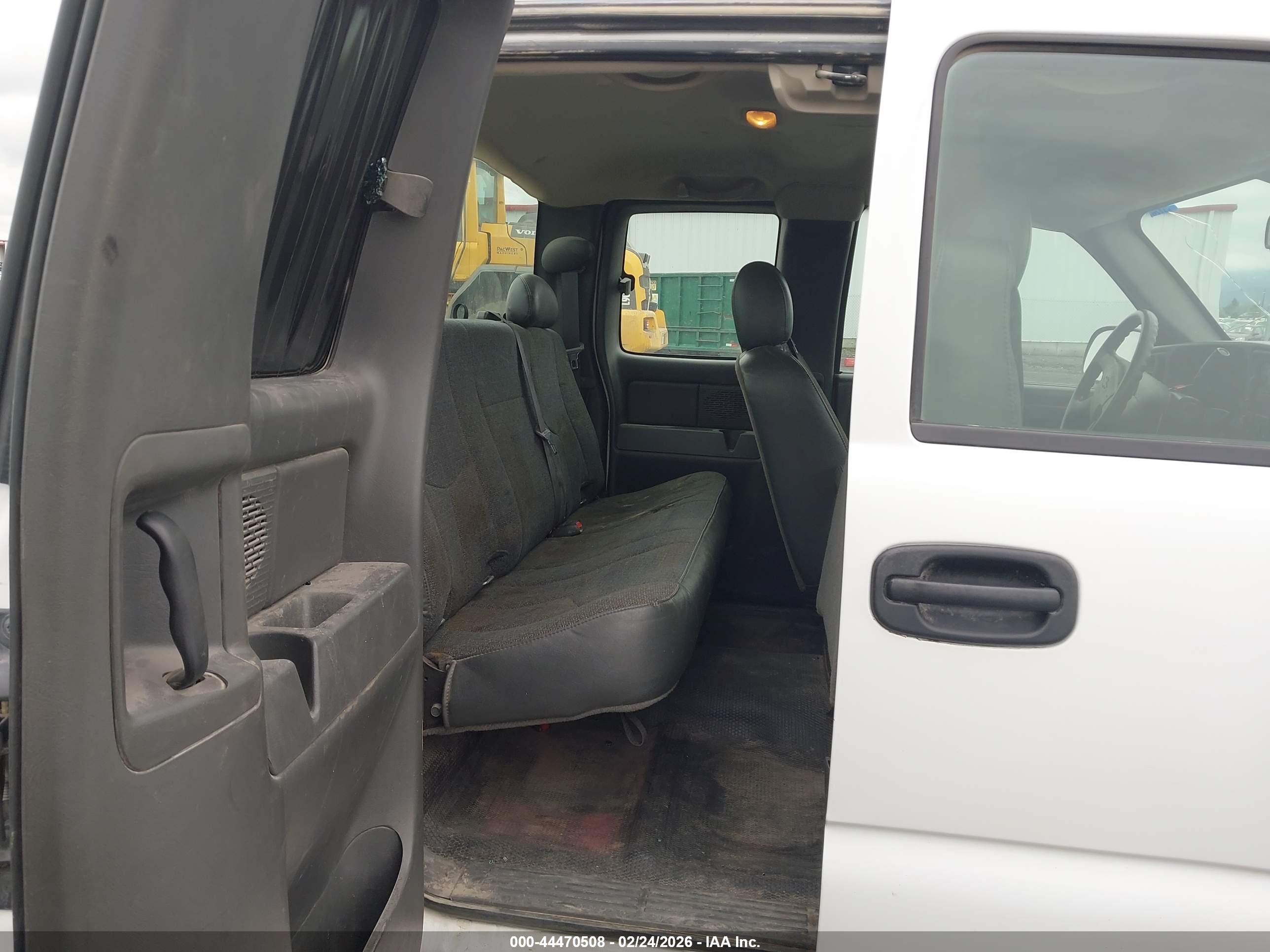 CHEVROLET SILVERADO image 8