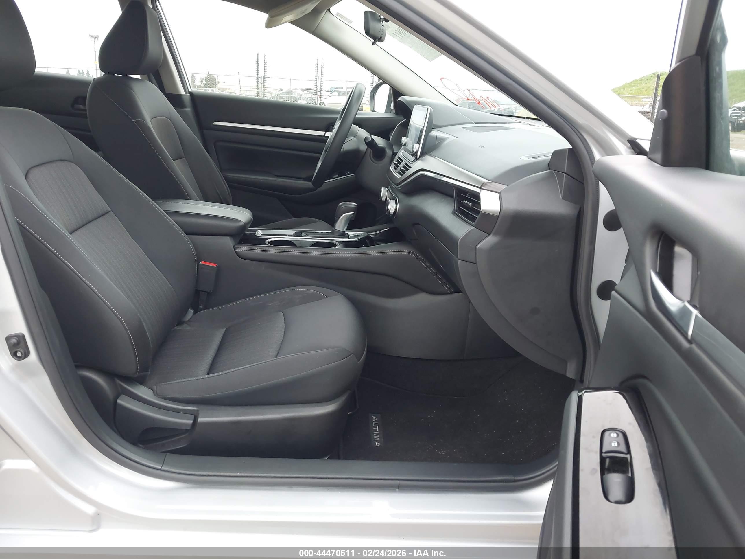 NISSAN ALTIMA image 5