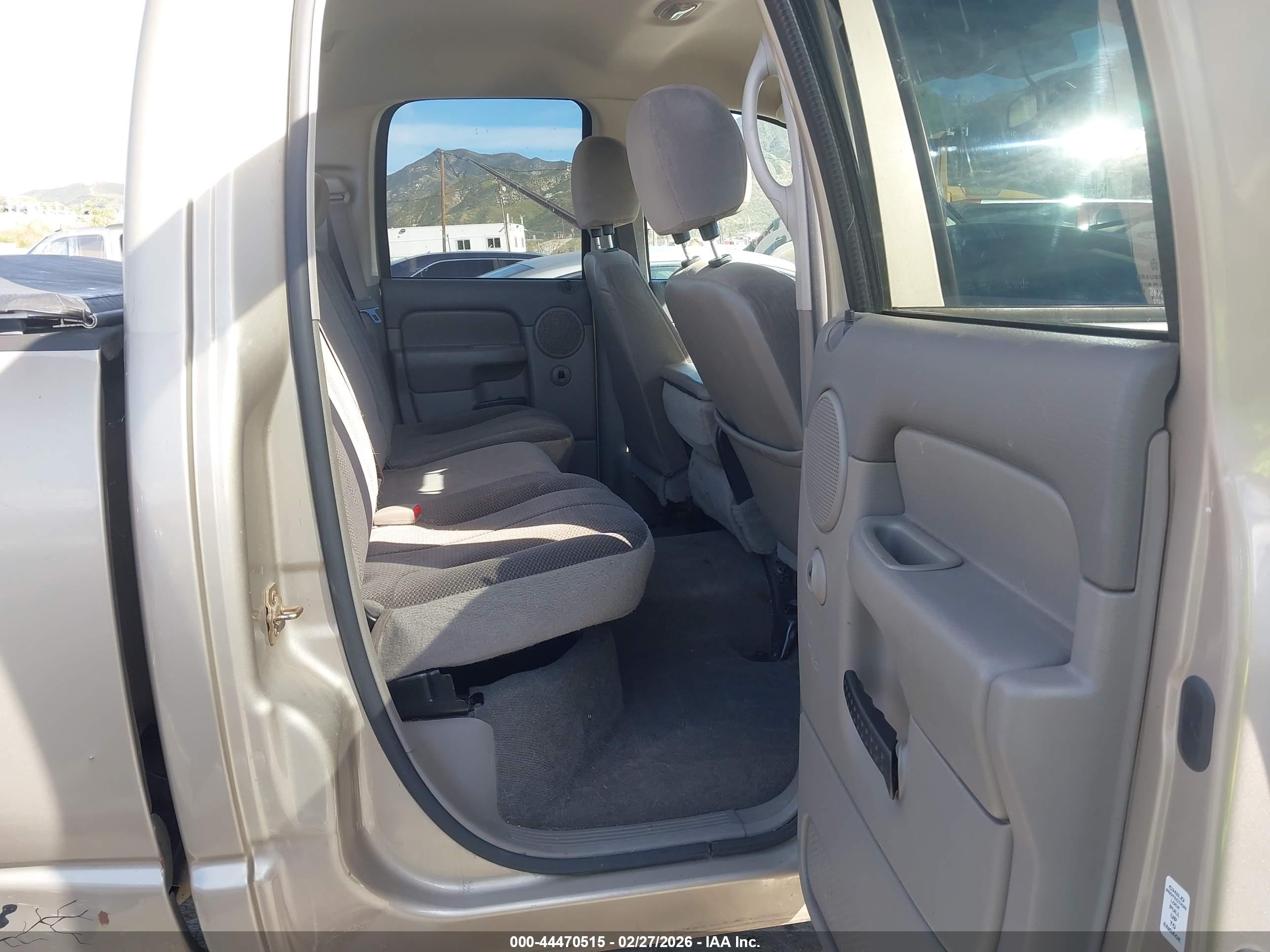 DODGE RAM image 8