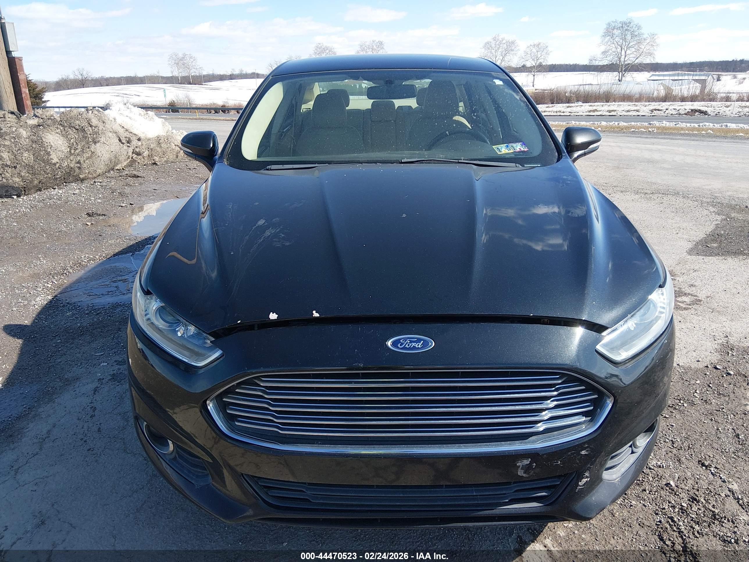 FORD FUSION image 6