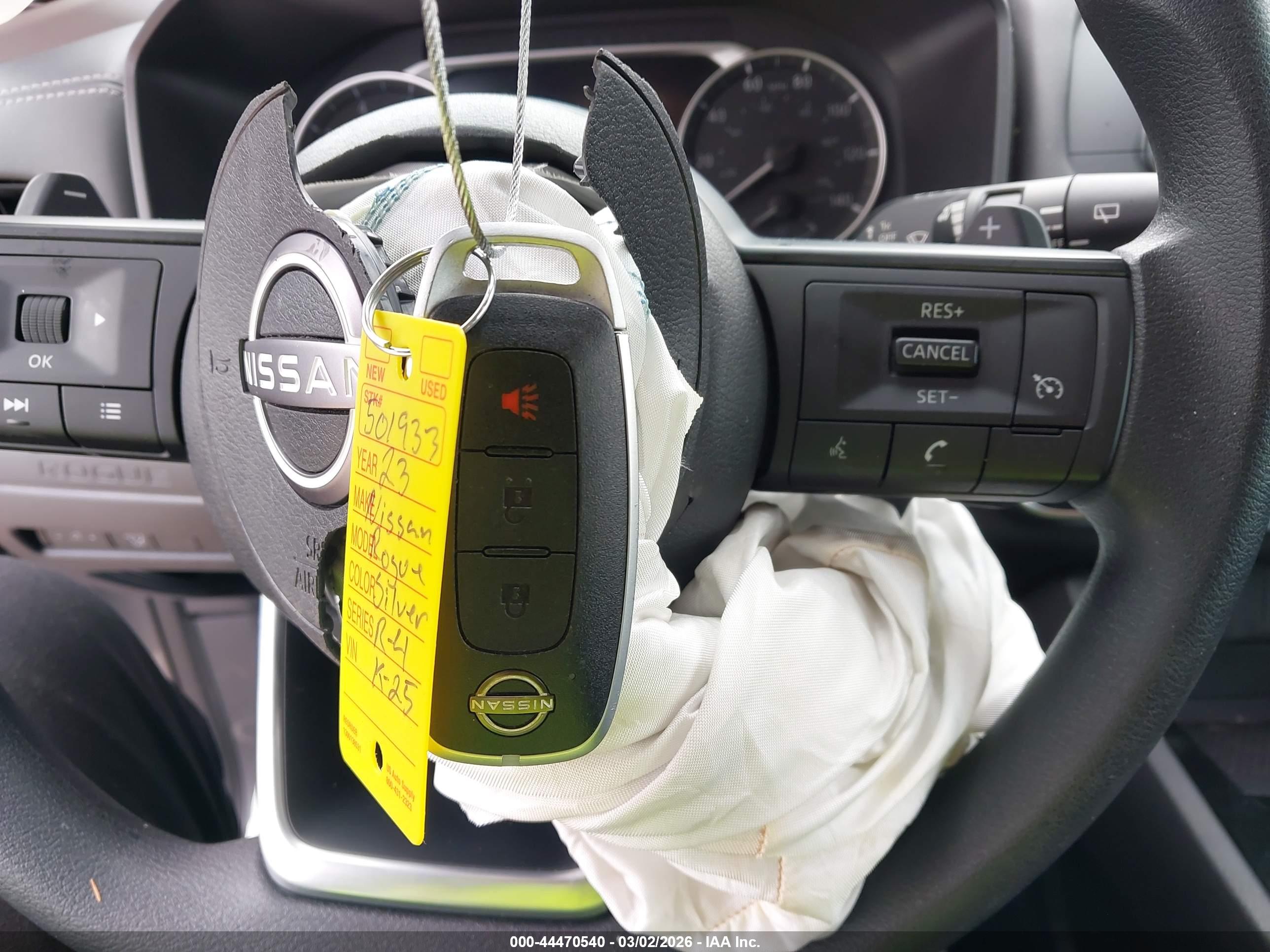 NISSAN ROGUE image 11