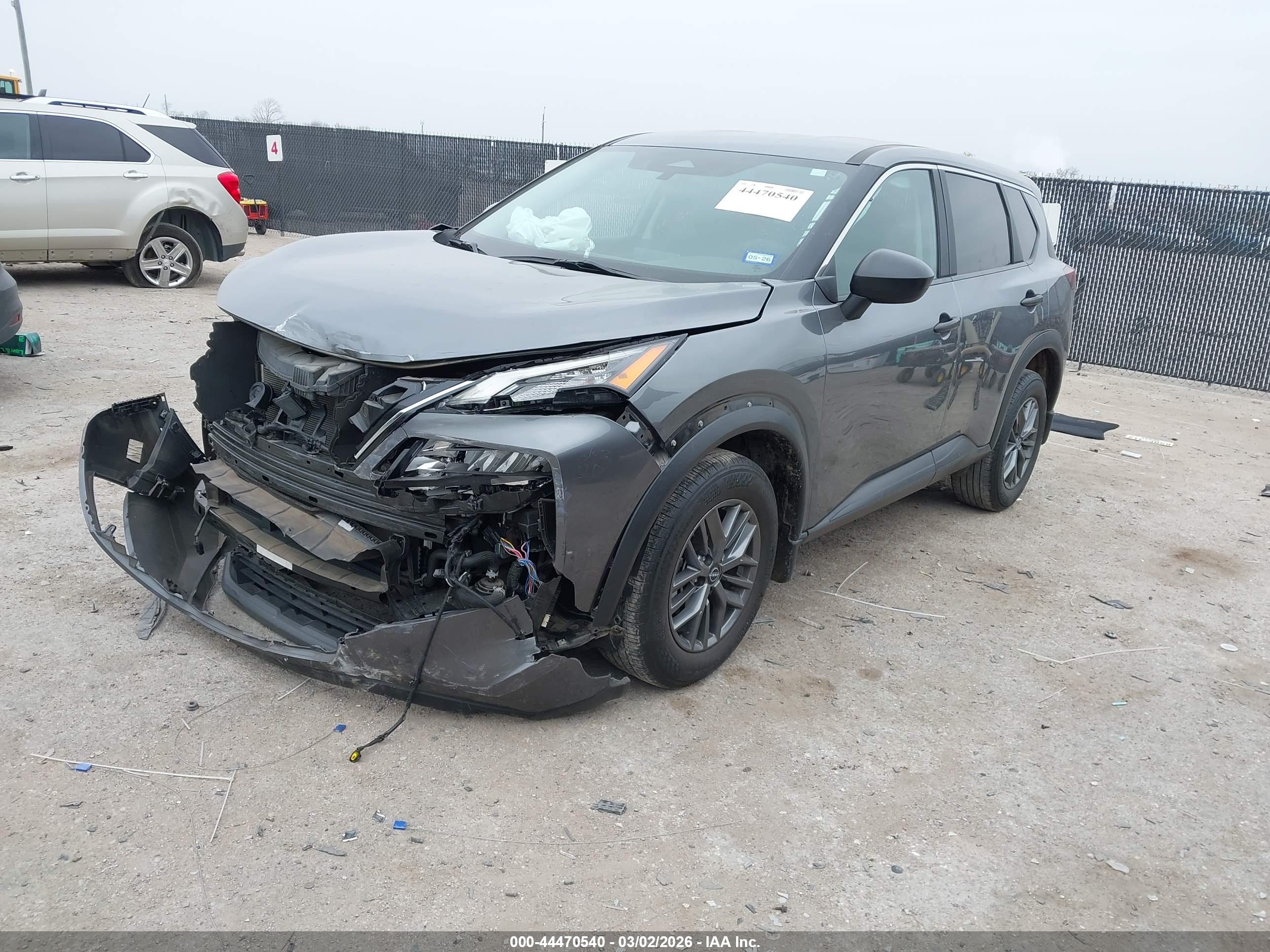 NISSAN ROGUE image 2