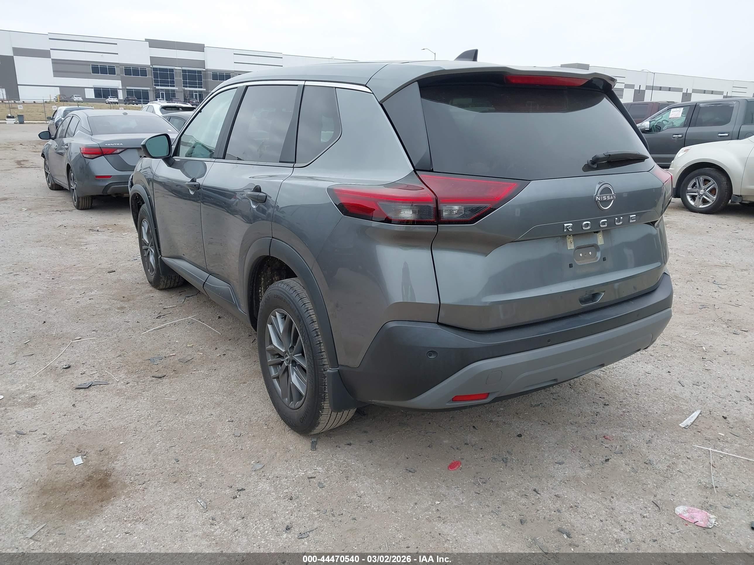 NISSAN ROGUE image 3