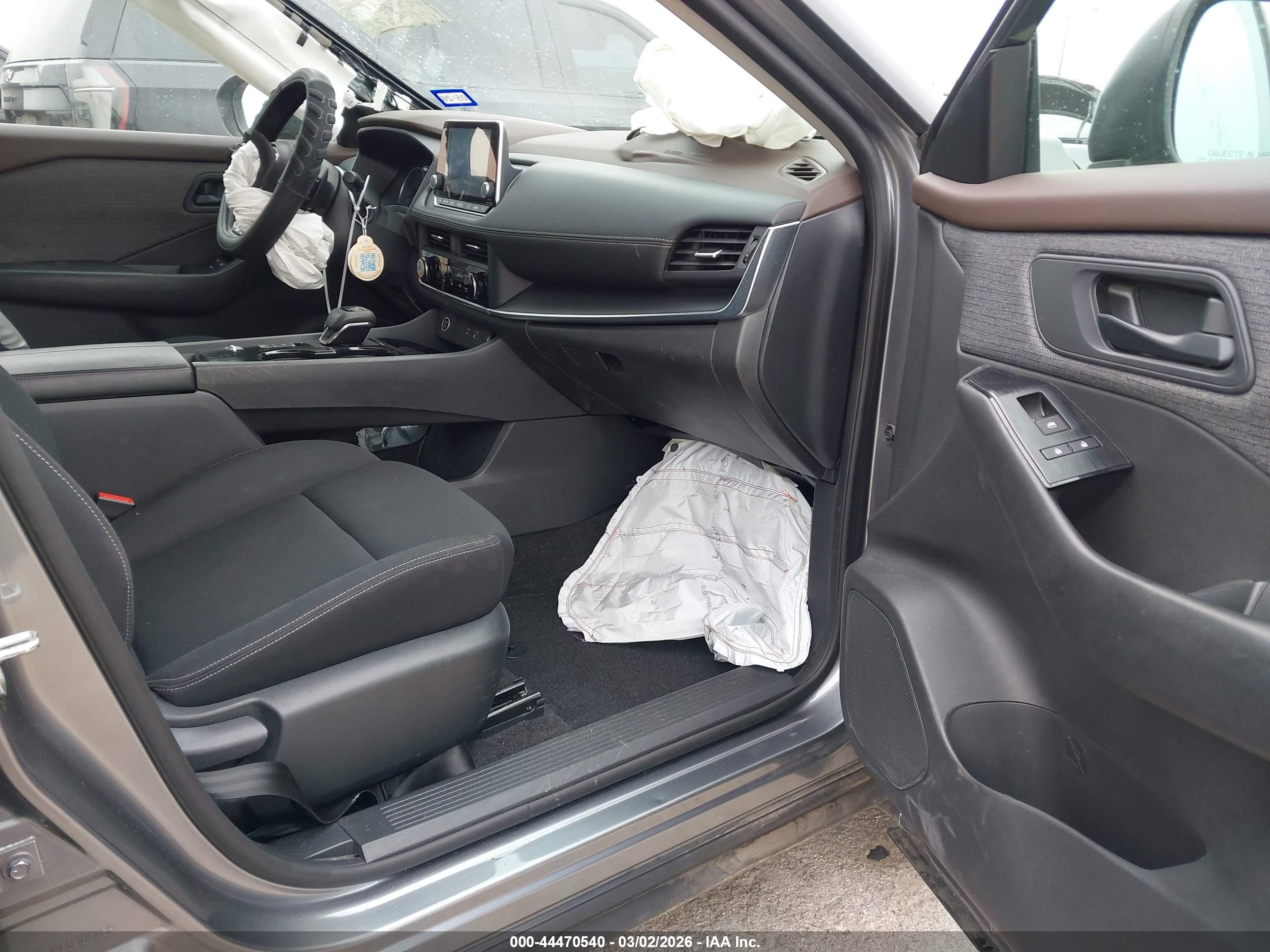 NISSAN ROGUE image 5