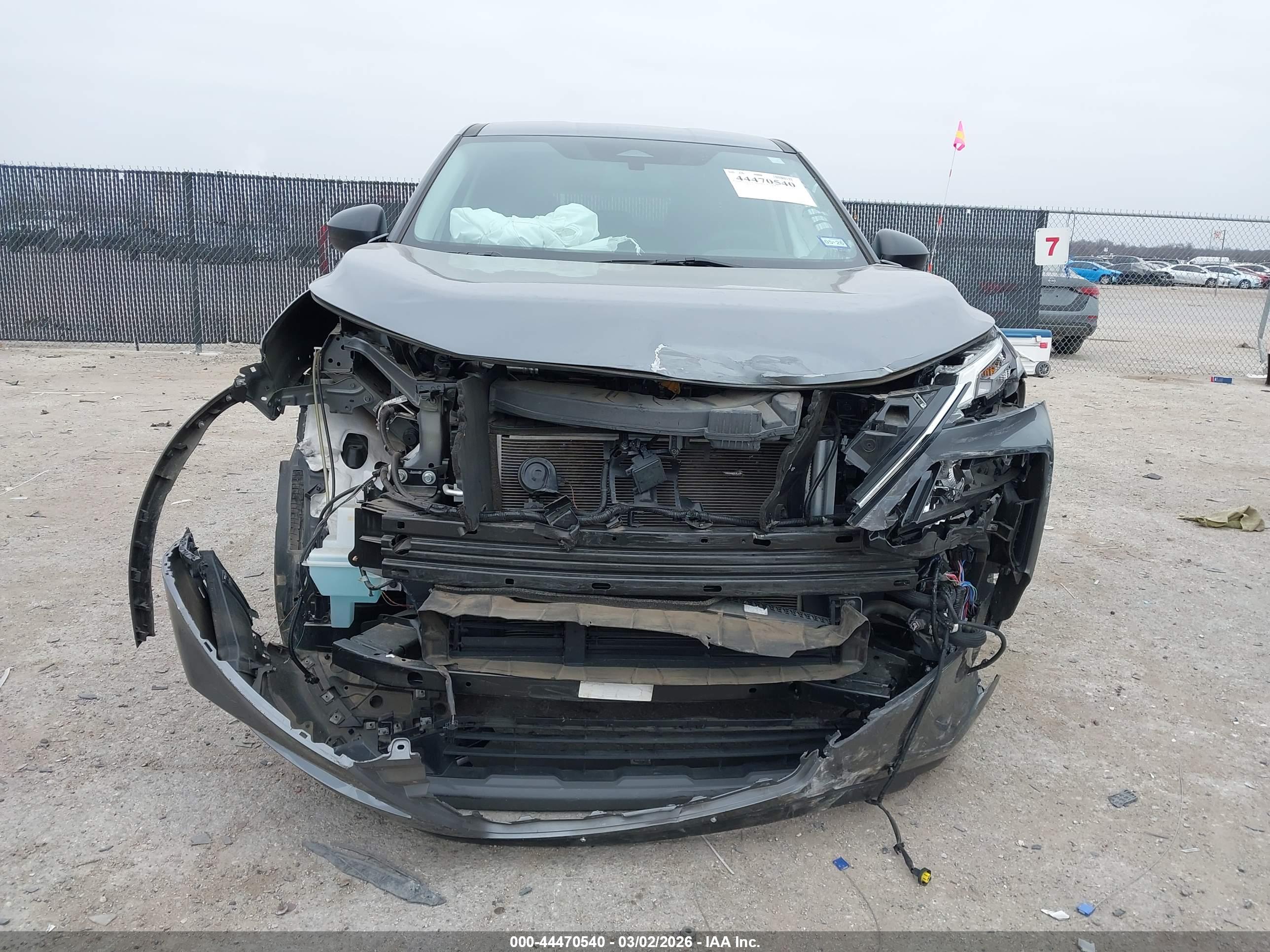 NISSAN ROGUE image 6