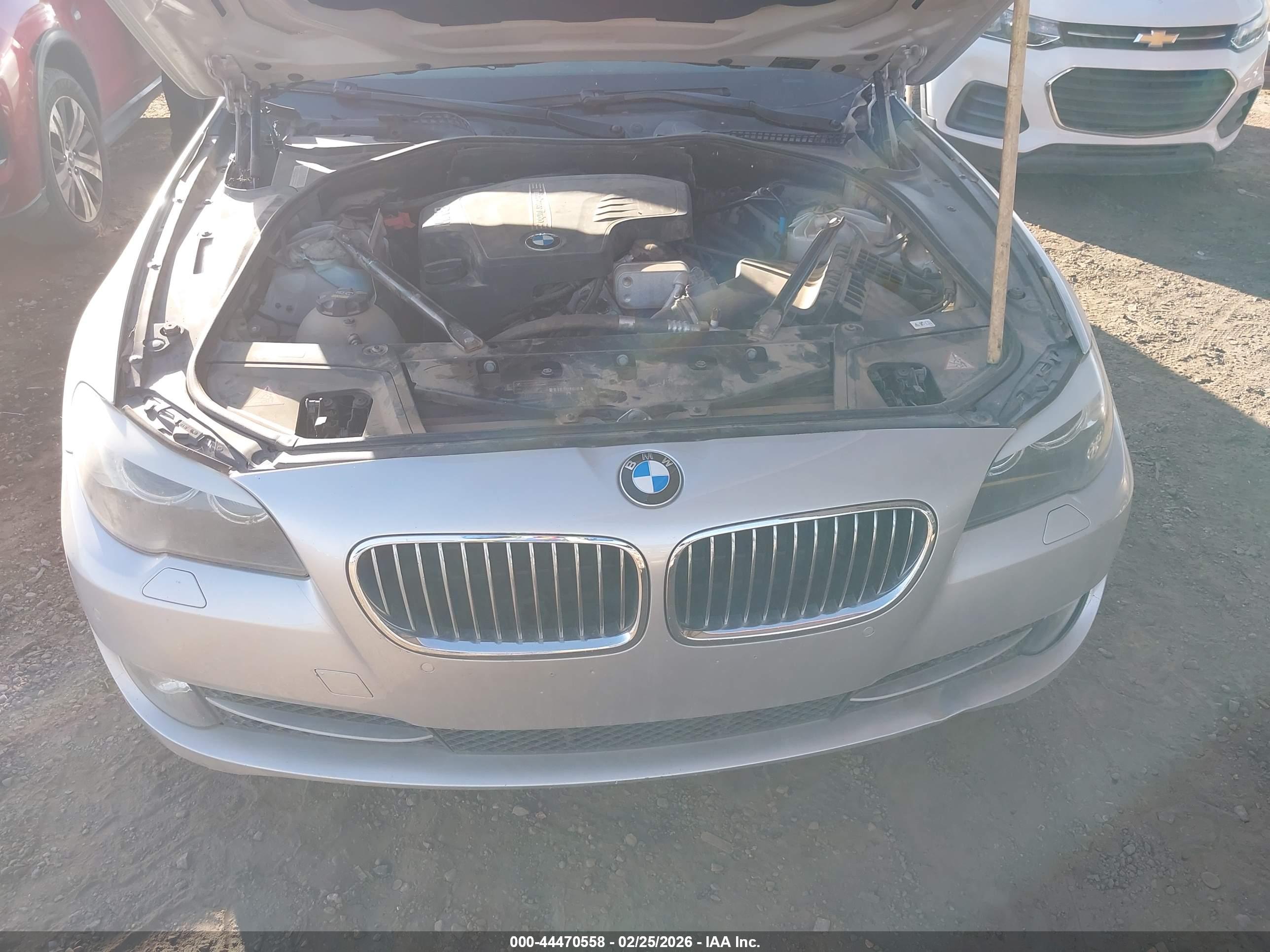 BMW 528I image 10