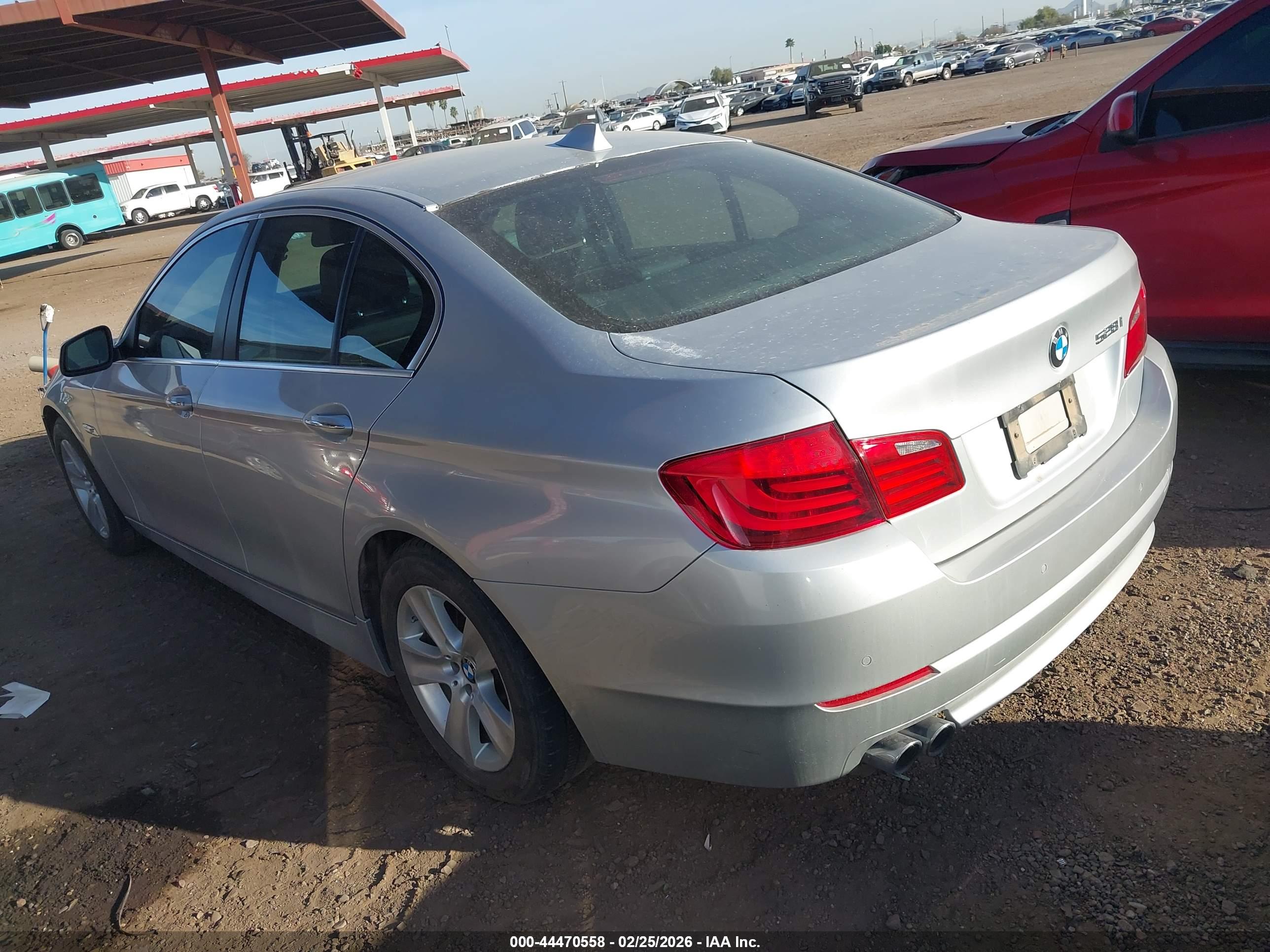 BMW 528I image 3