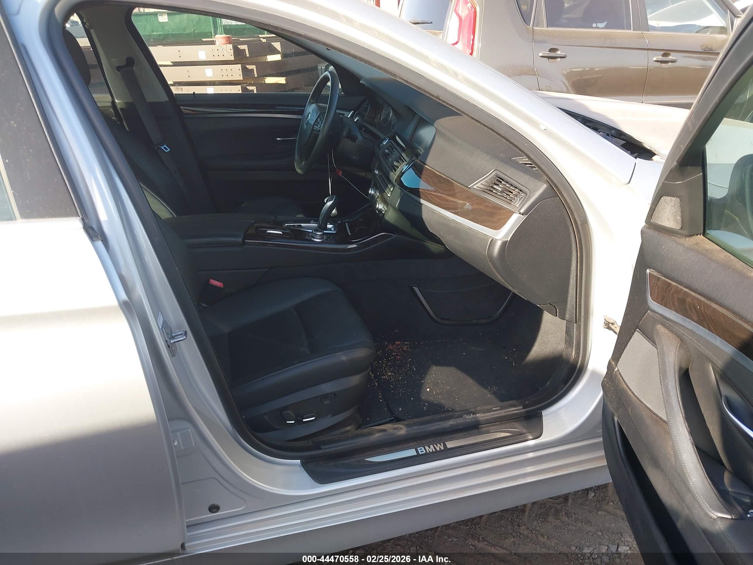 BMW 528I image 5