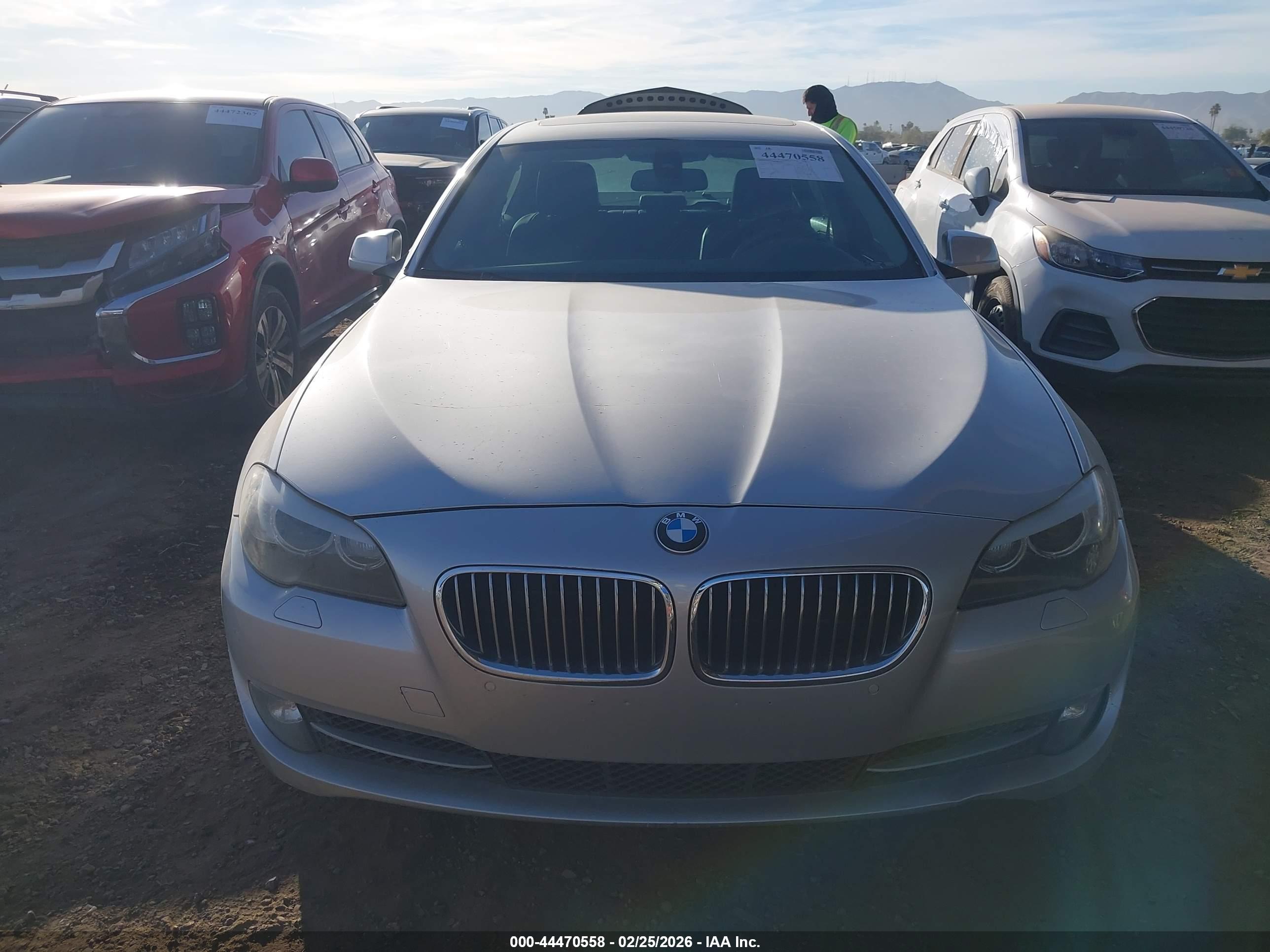 BMW 528I image 6