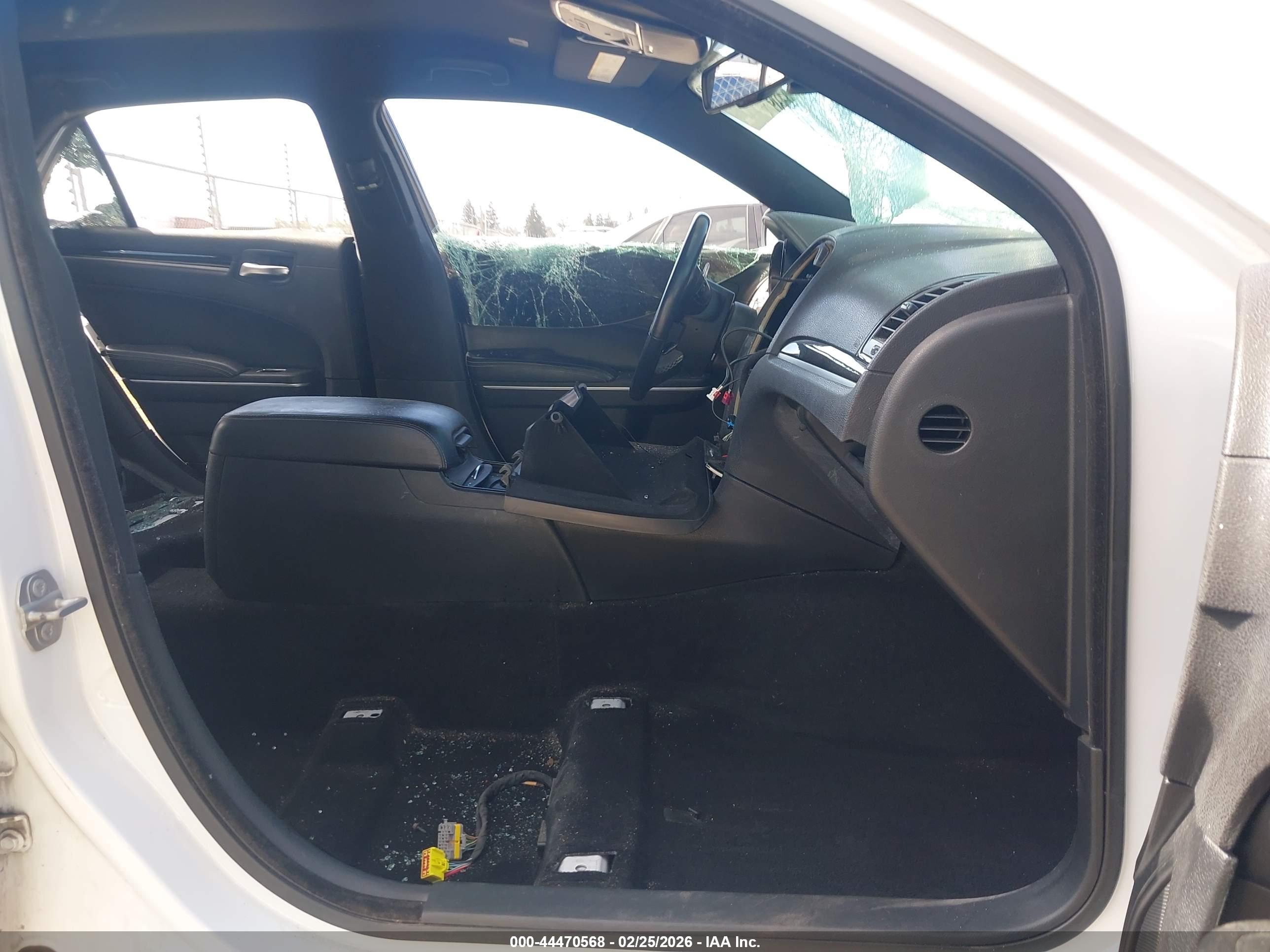 CHRYSLER 300 image 5