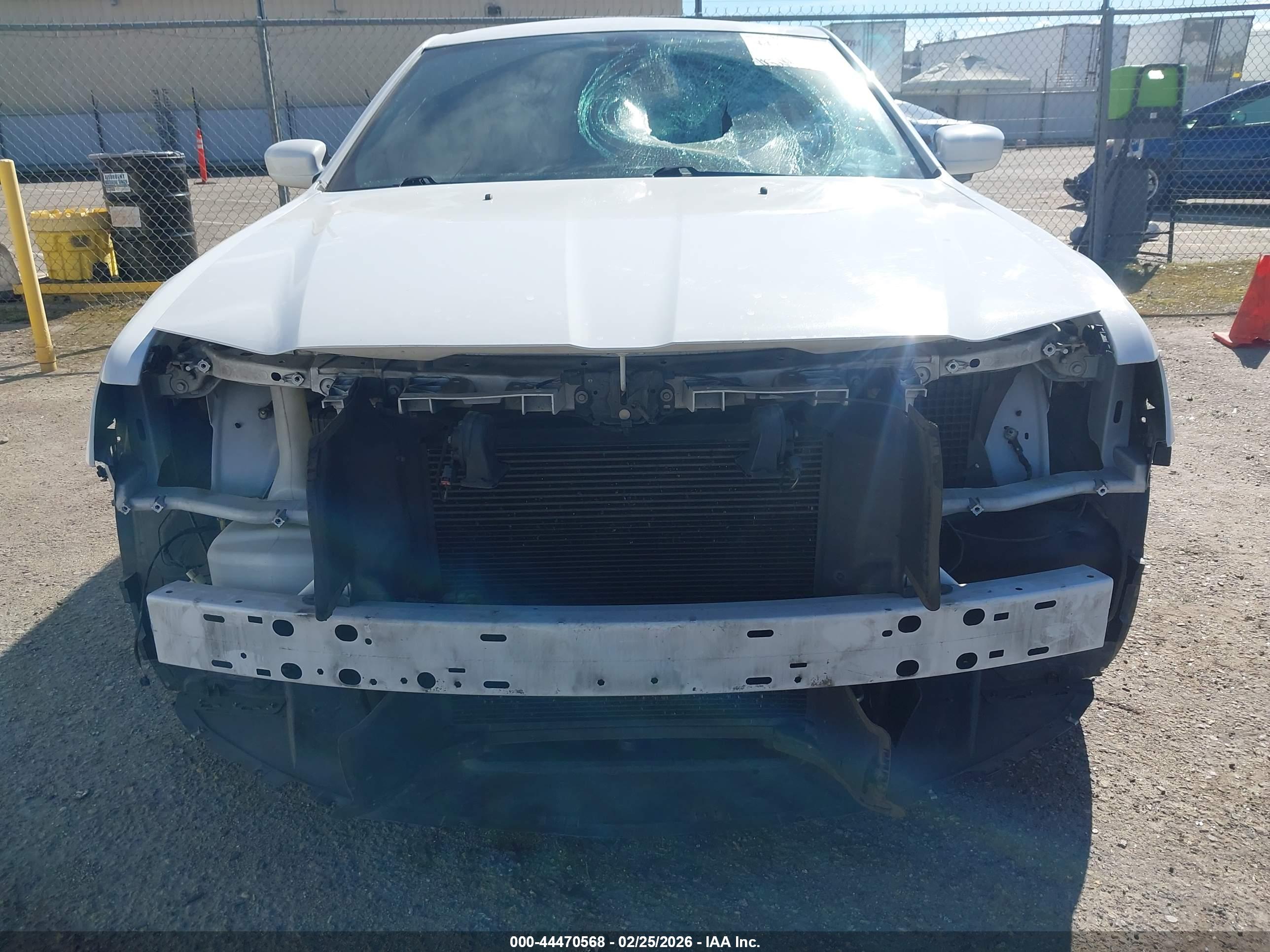 CHRYSLER 300 image 6