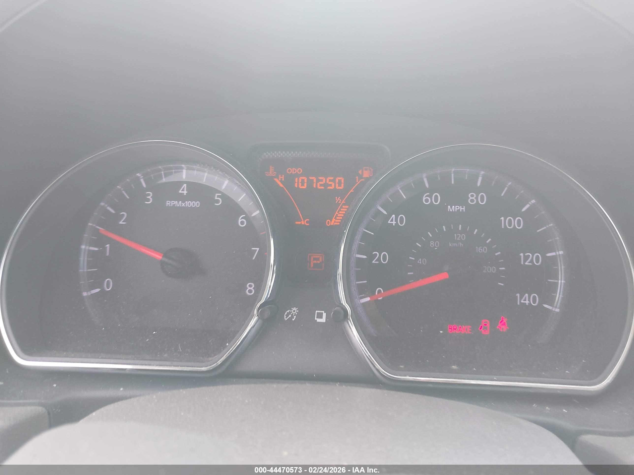 NISSAN VERSA image 7