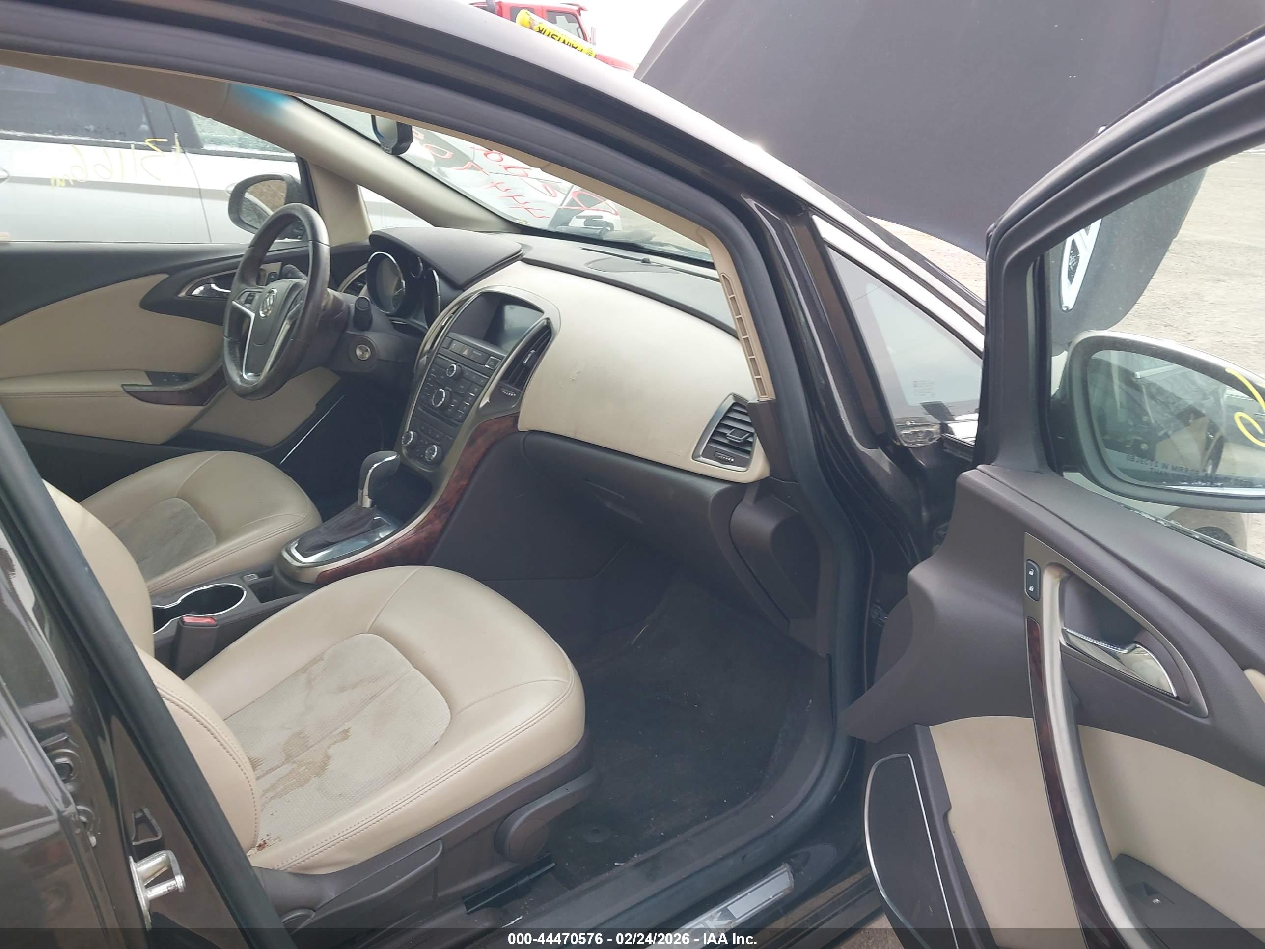 BUICK VERANO image 5