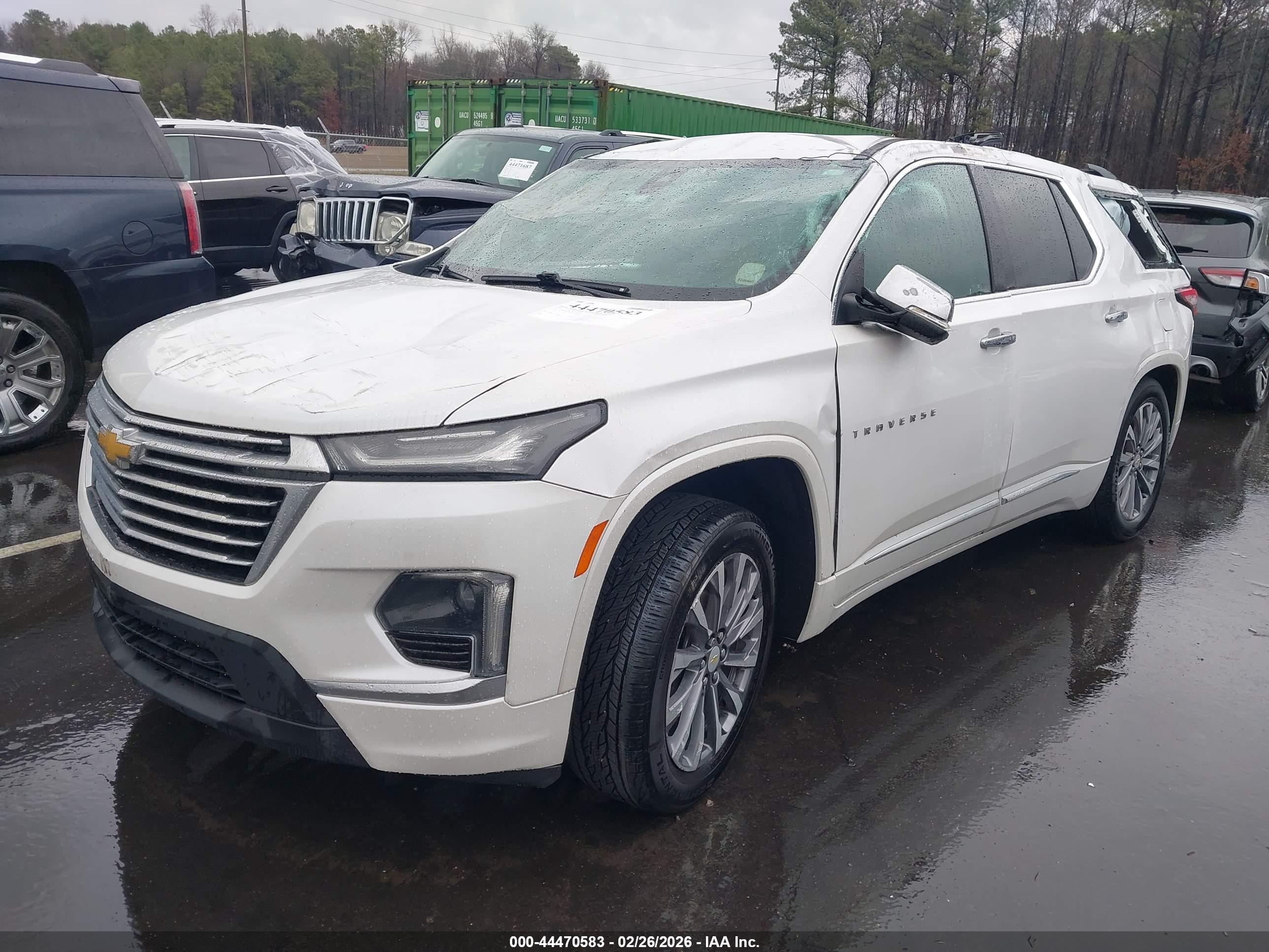 CHEVROLET TRAVERSE image 2