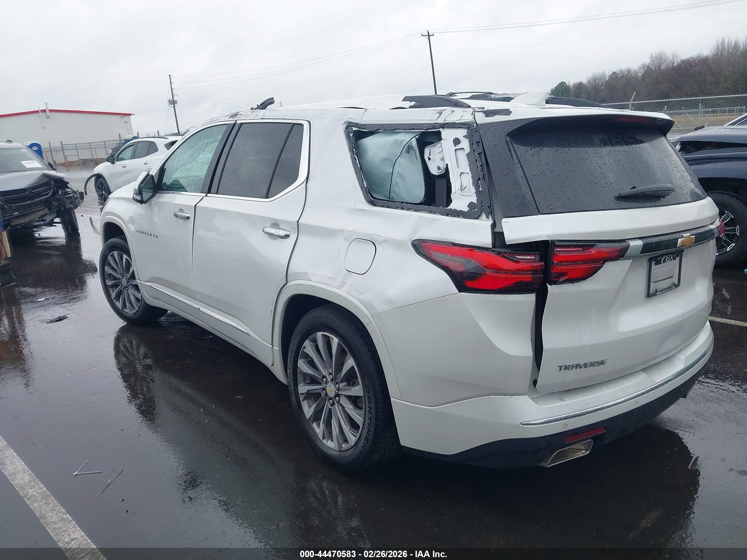 CHEVROLET TRAVERSE image 3