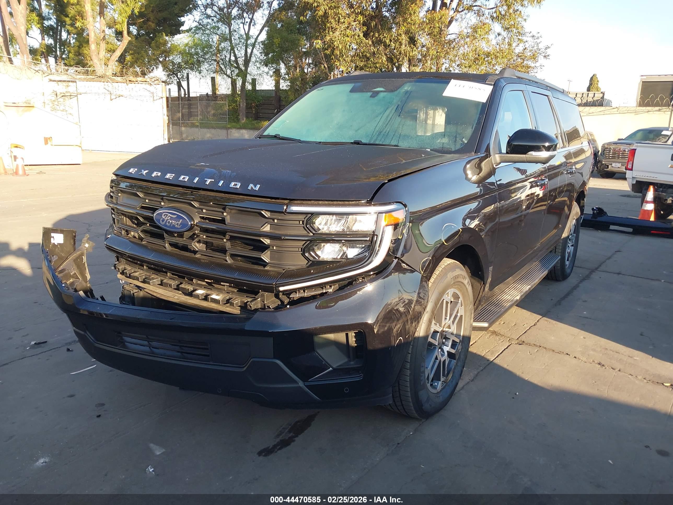 FORD EXPEDITION image 2