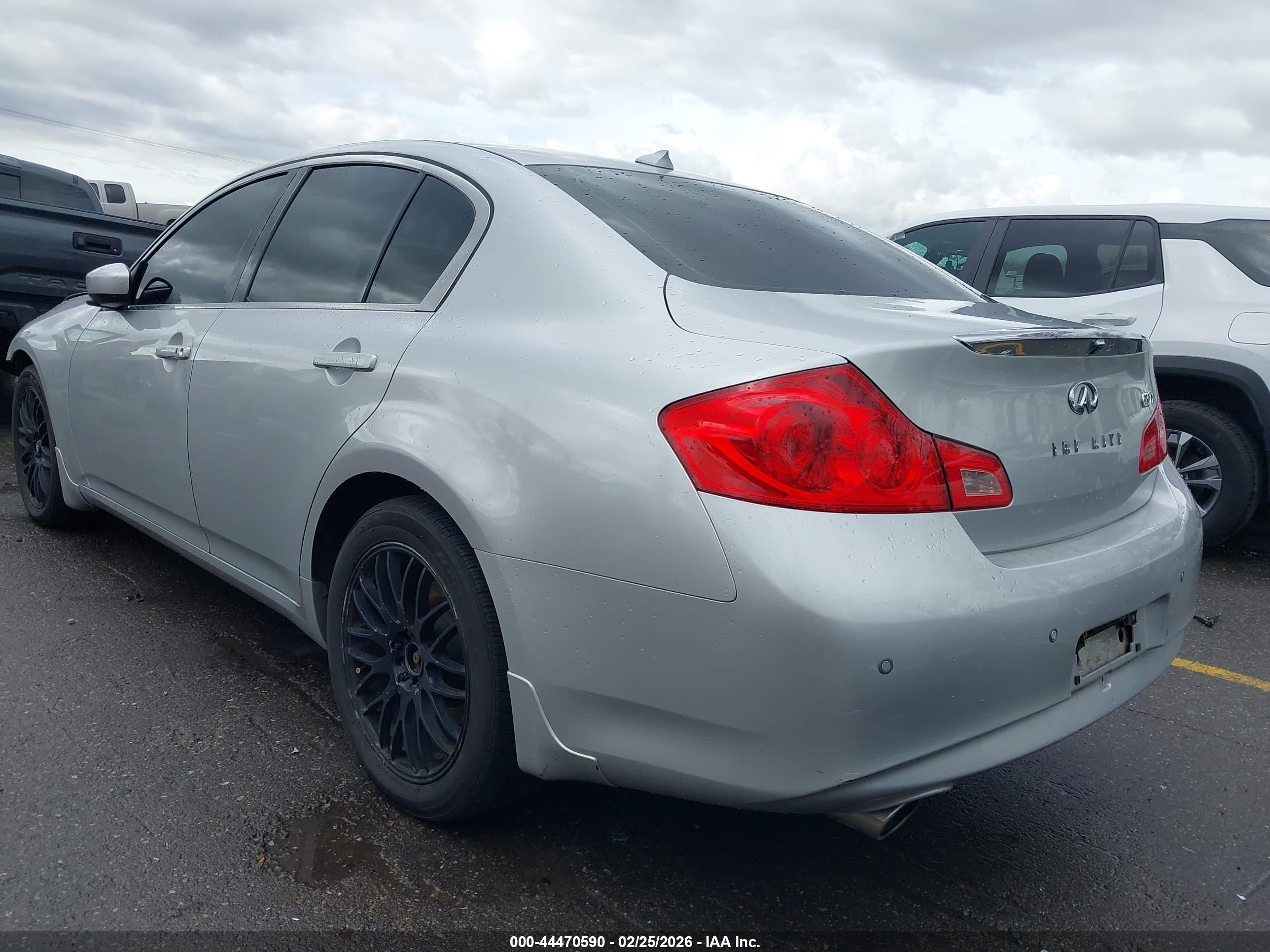 INFINITI G37X image 3
