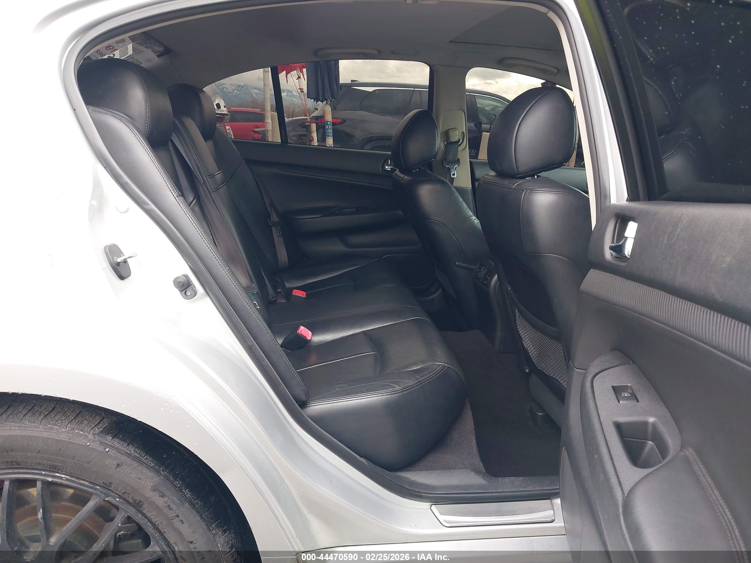INFINITI G37X image 8