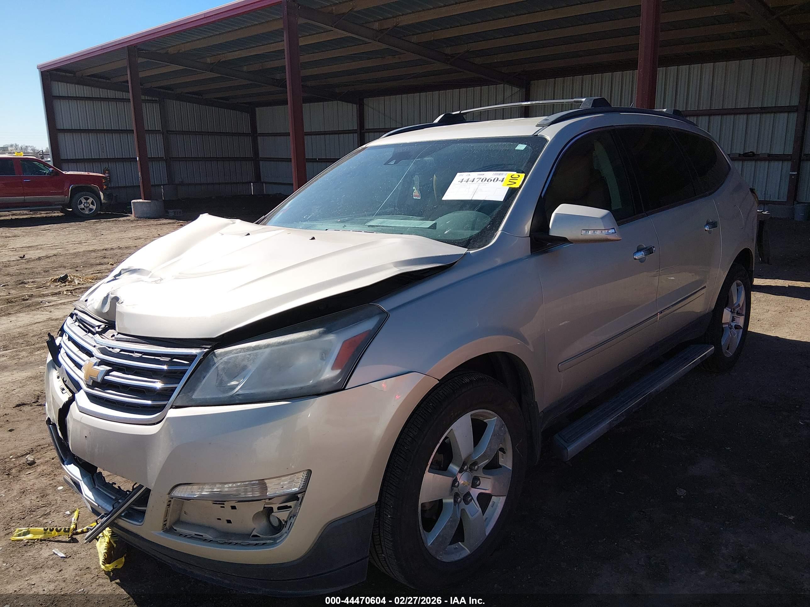 CHEVROLET TRAVERSE image 2