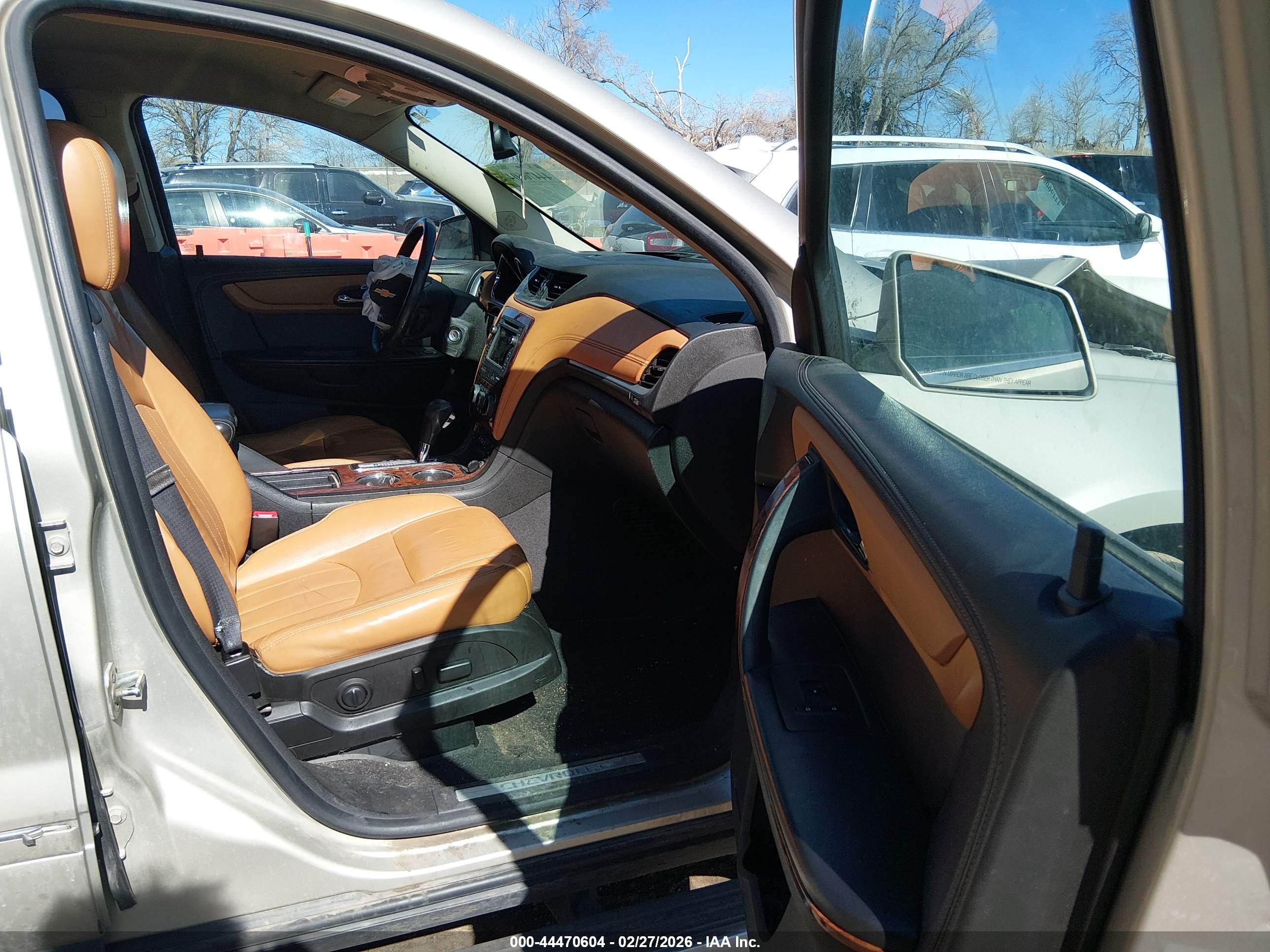 CHEVROLET TRAVERSE image 5
