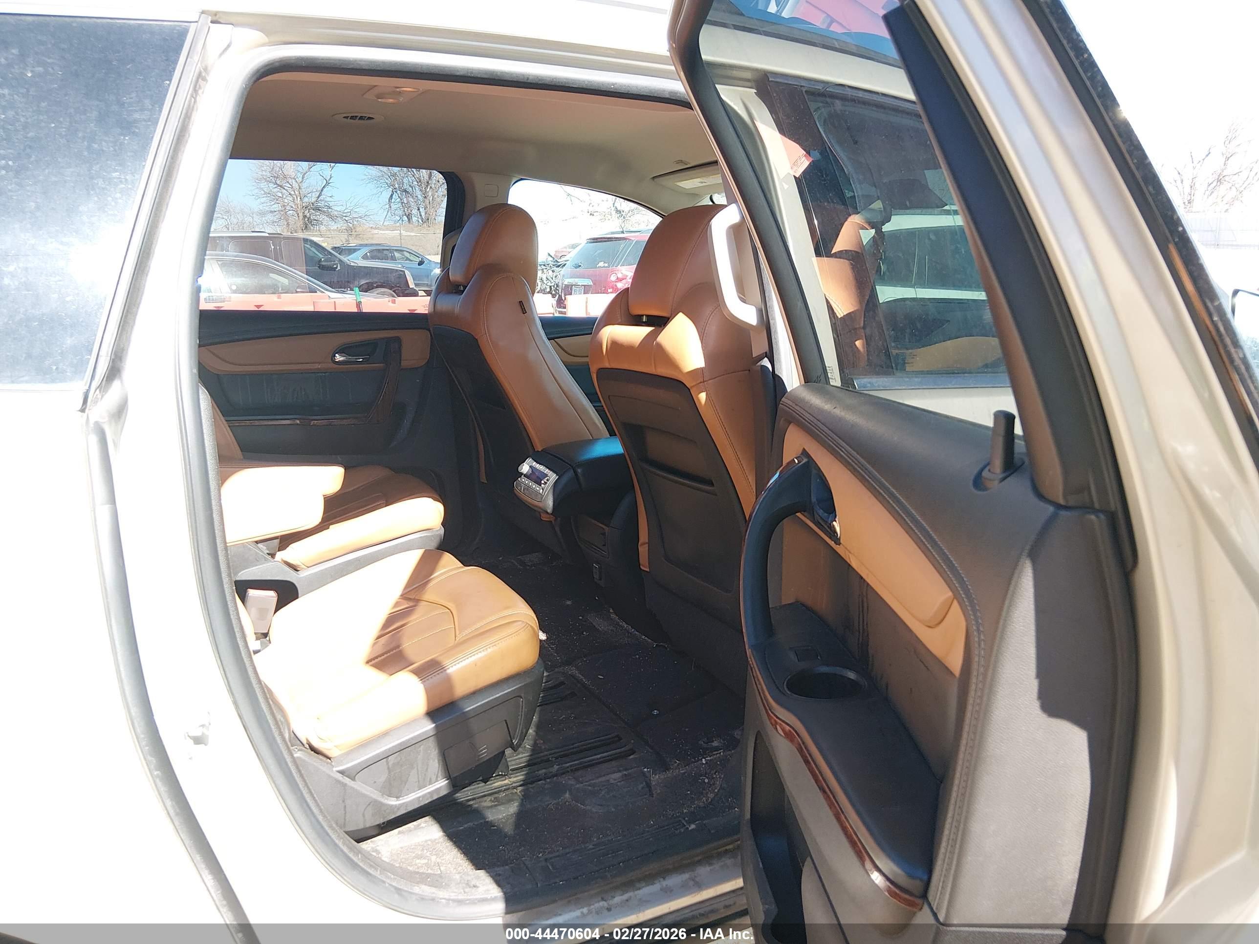 CHEVROLET TRAVERSE image 8