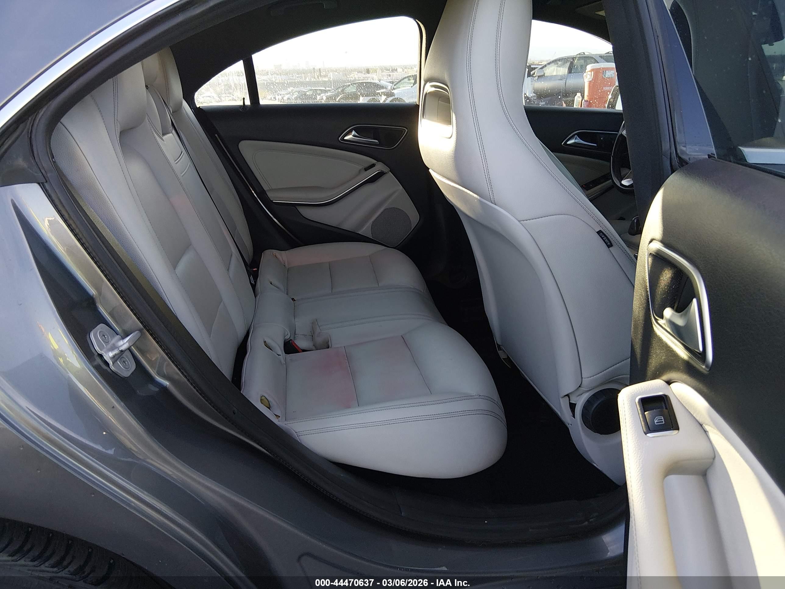 MERCEDES-BENZ CLA image 8