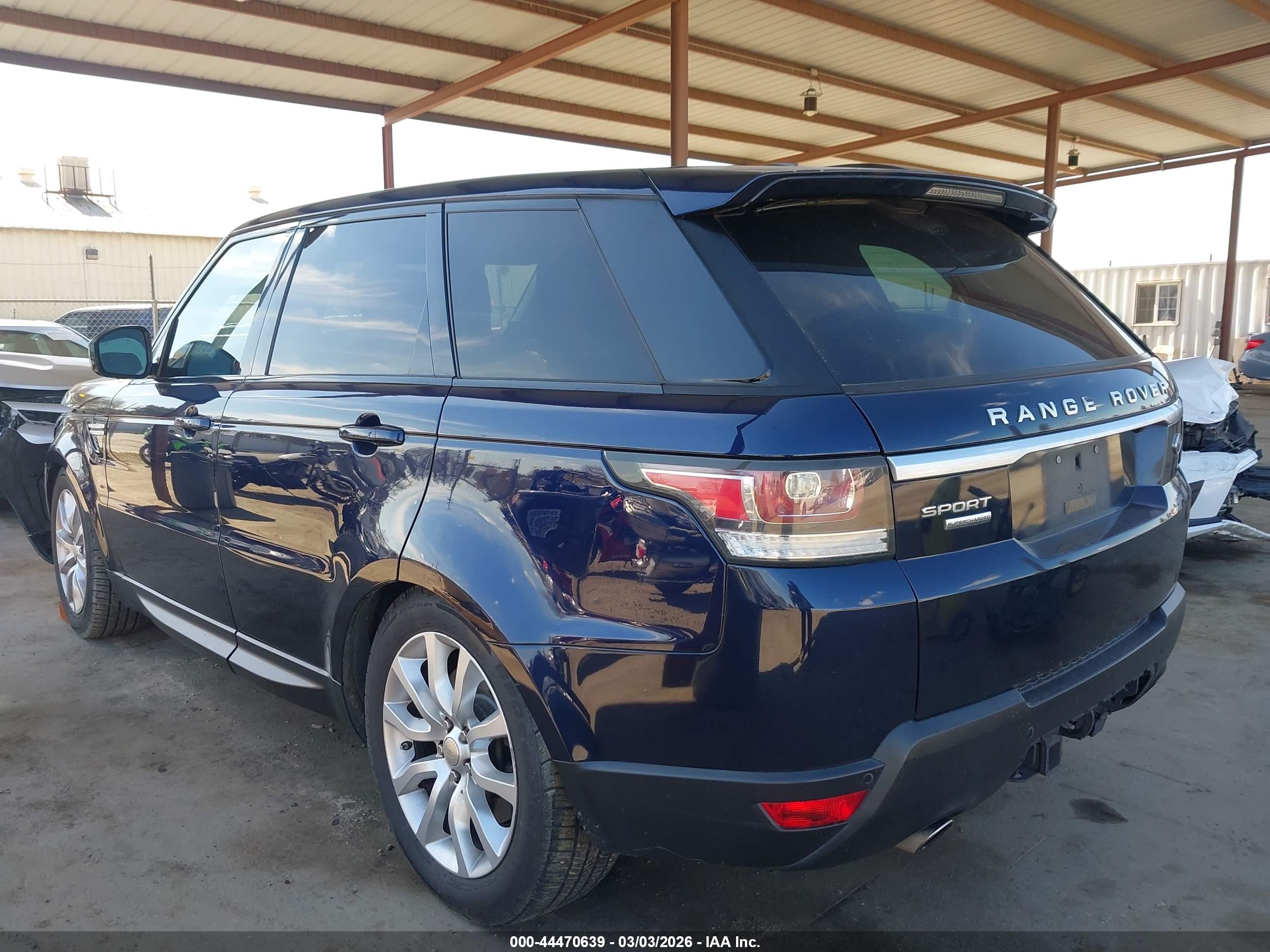 LAND ROVER image 3