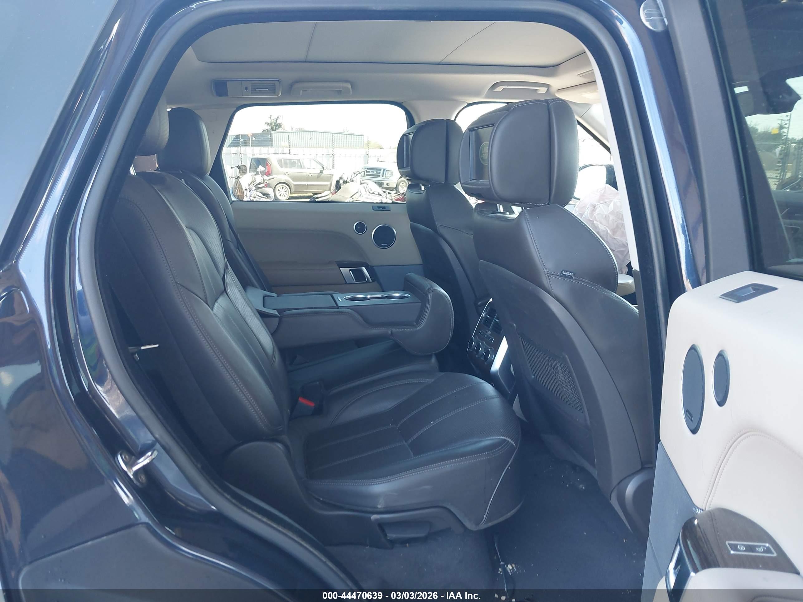 LAND ROVER image 8