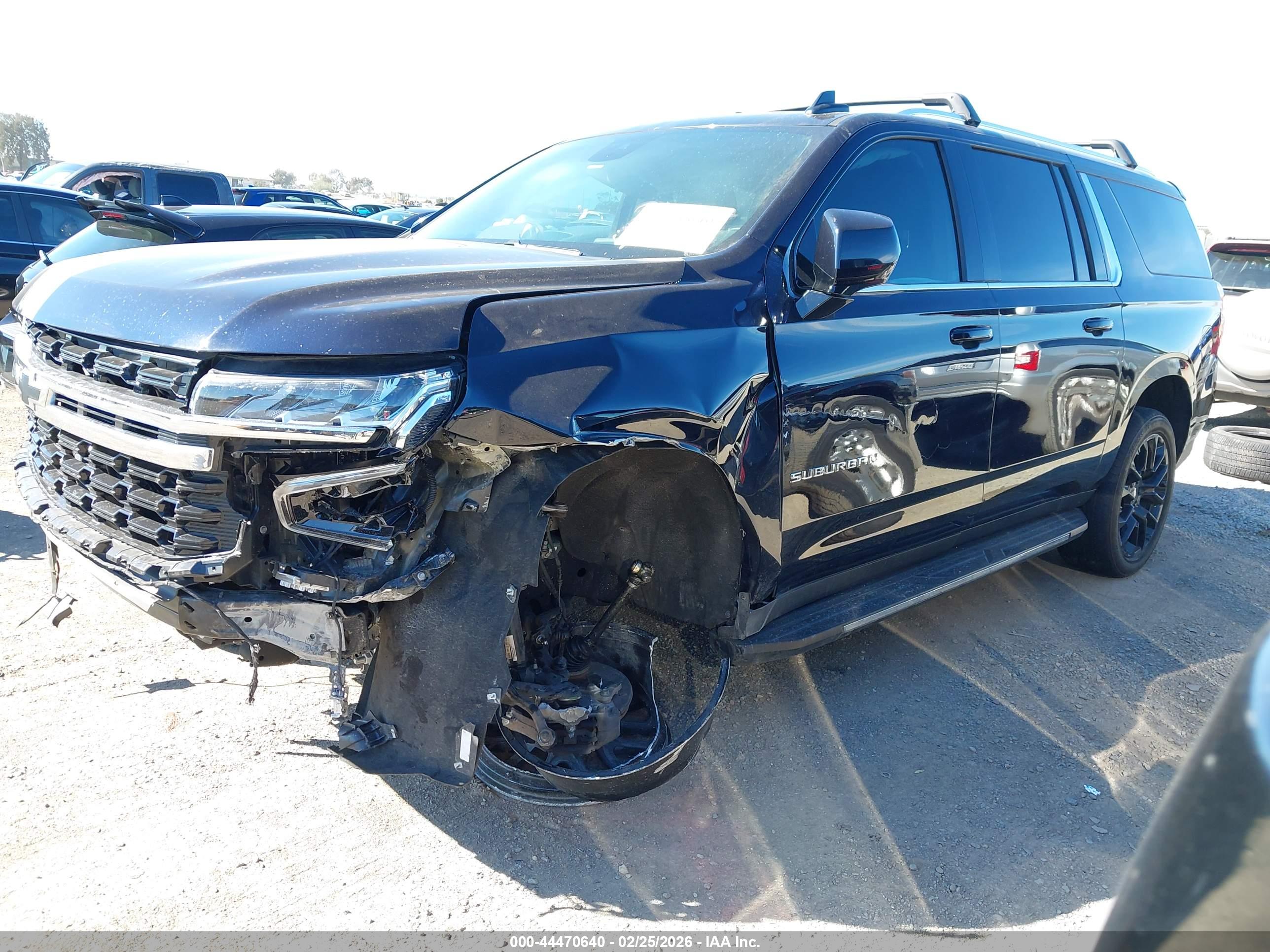 CHEVROLET SUBURBAN image 2