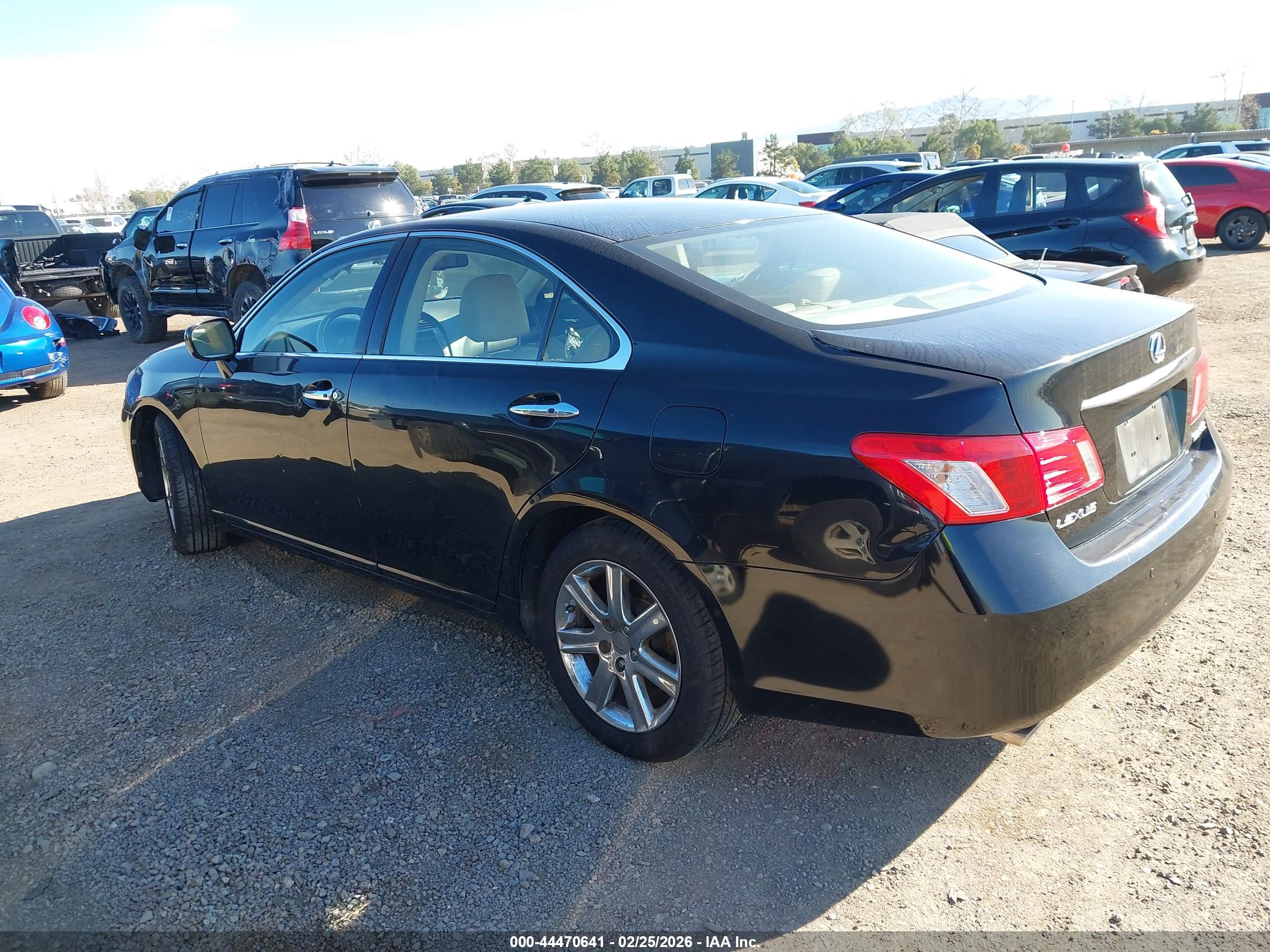 LEXUS ES image 3