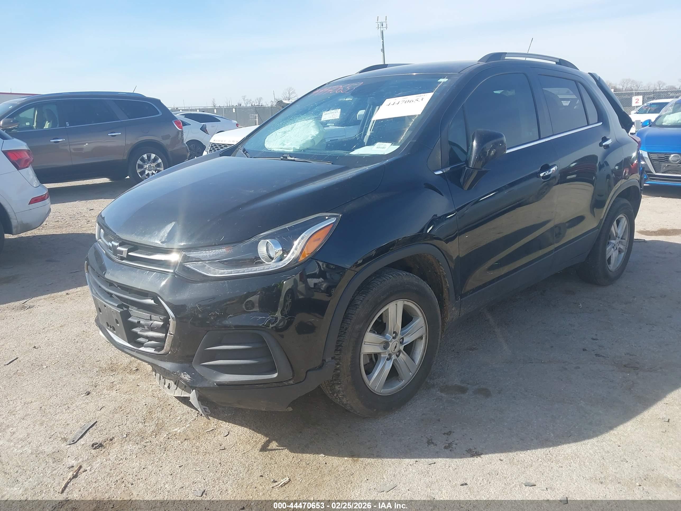 CHEVROLET TRAX image 2