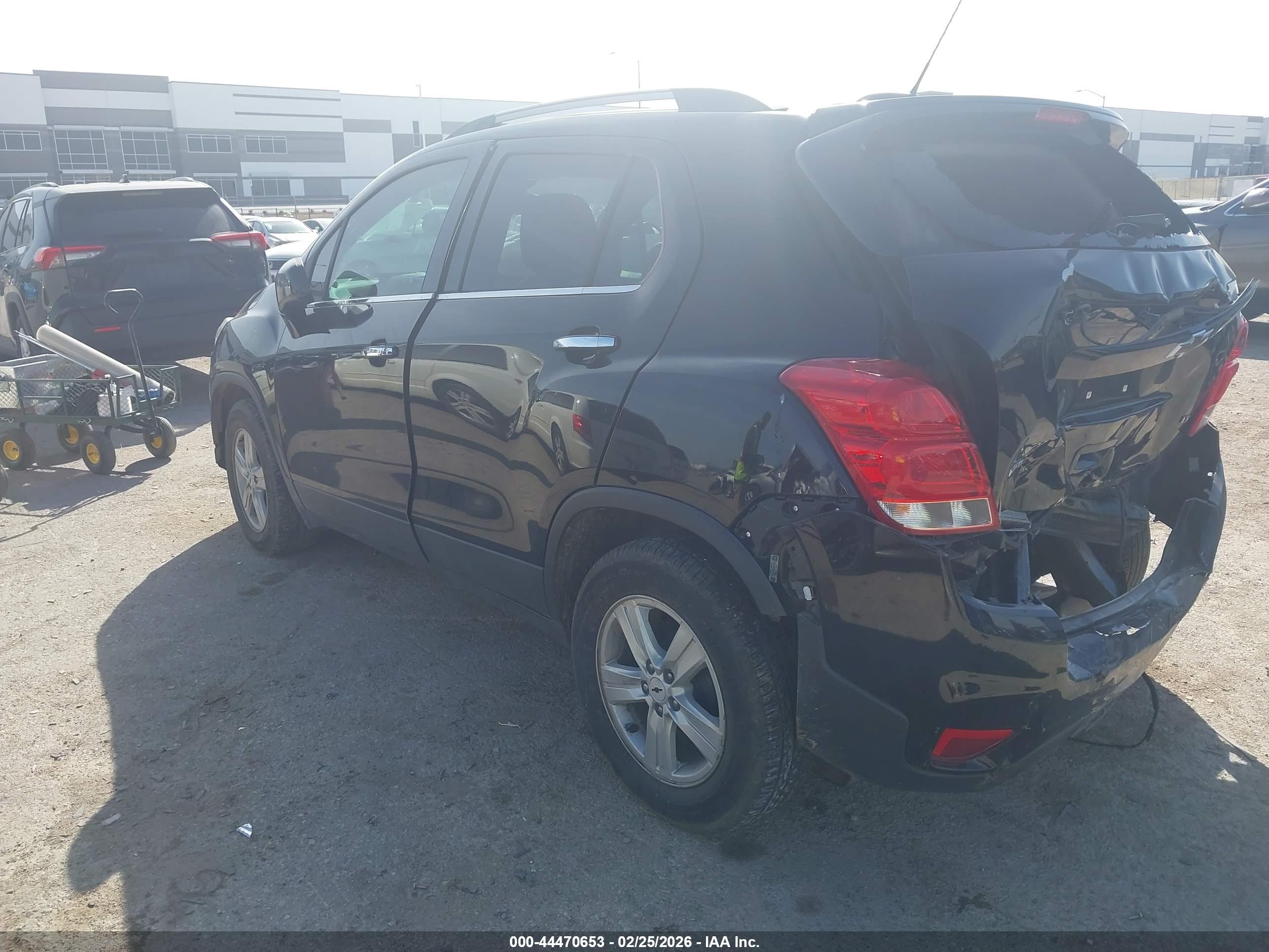 CHEVROLET TRAX image 3