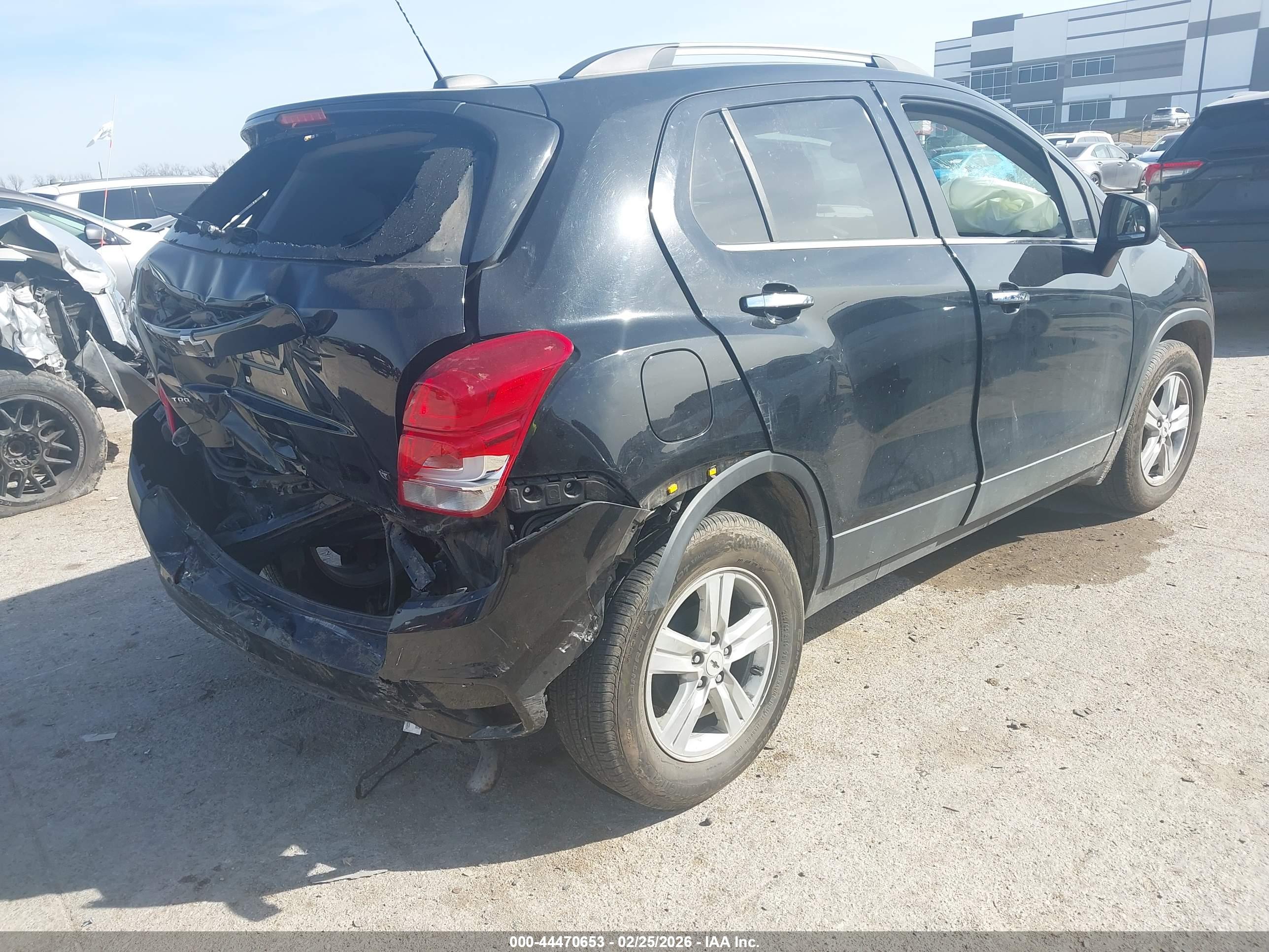 CHEVROLET TRAX image 4