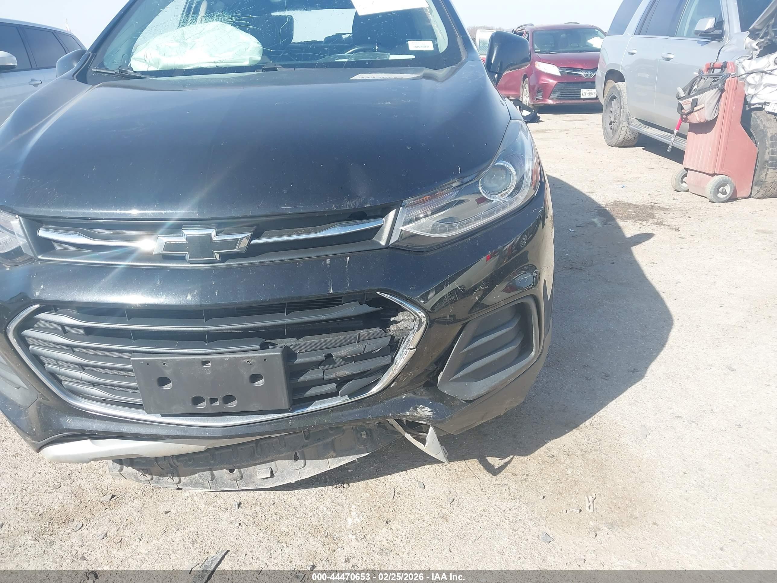 CHEVROLET TRAX image 6