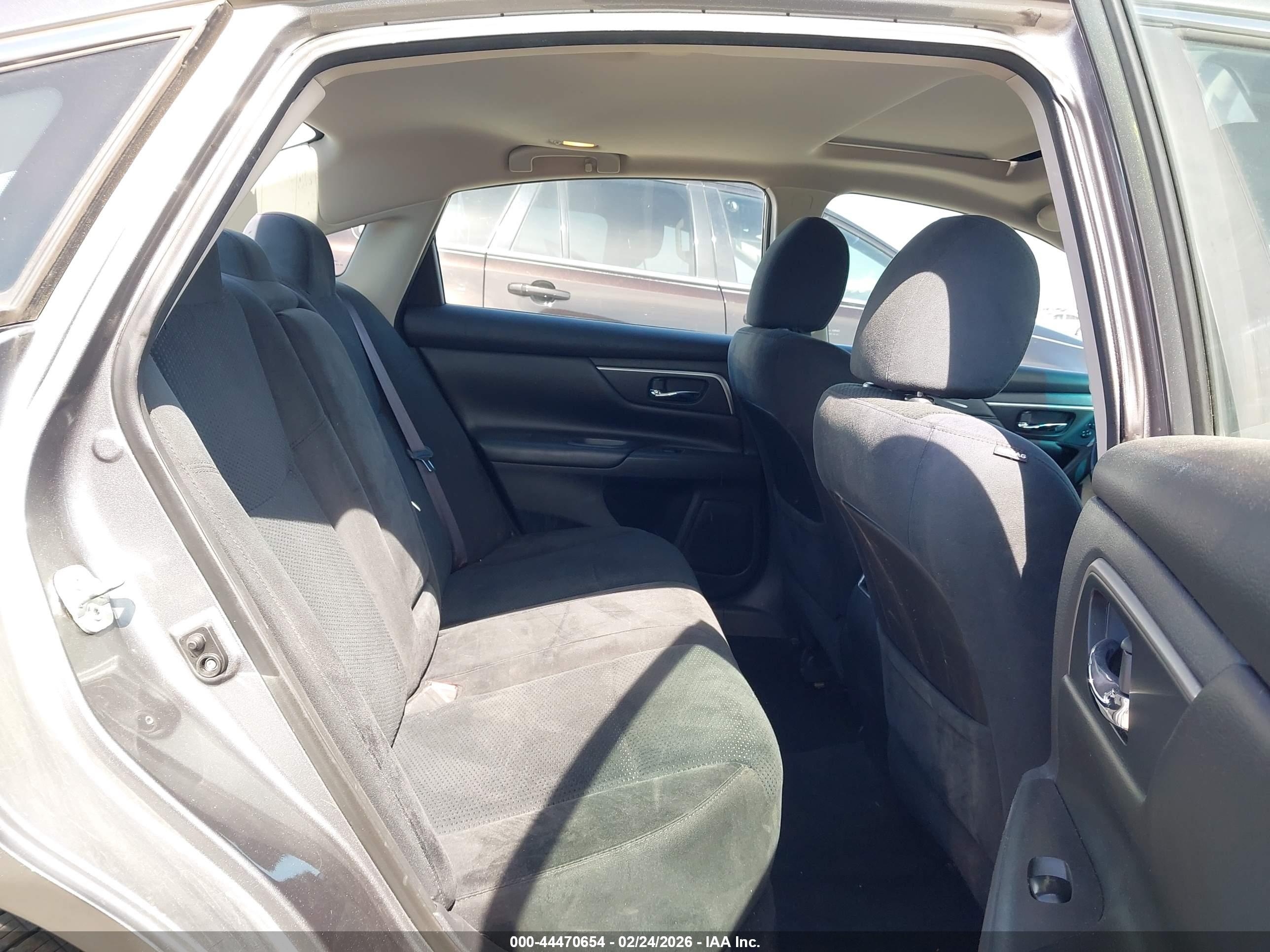 NISSAN ALTIMA image 8