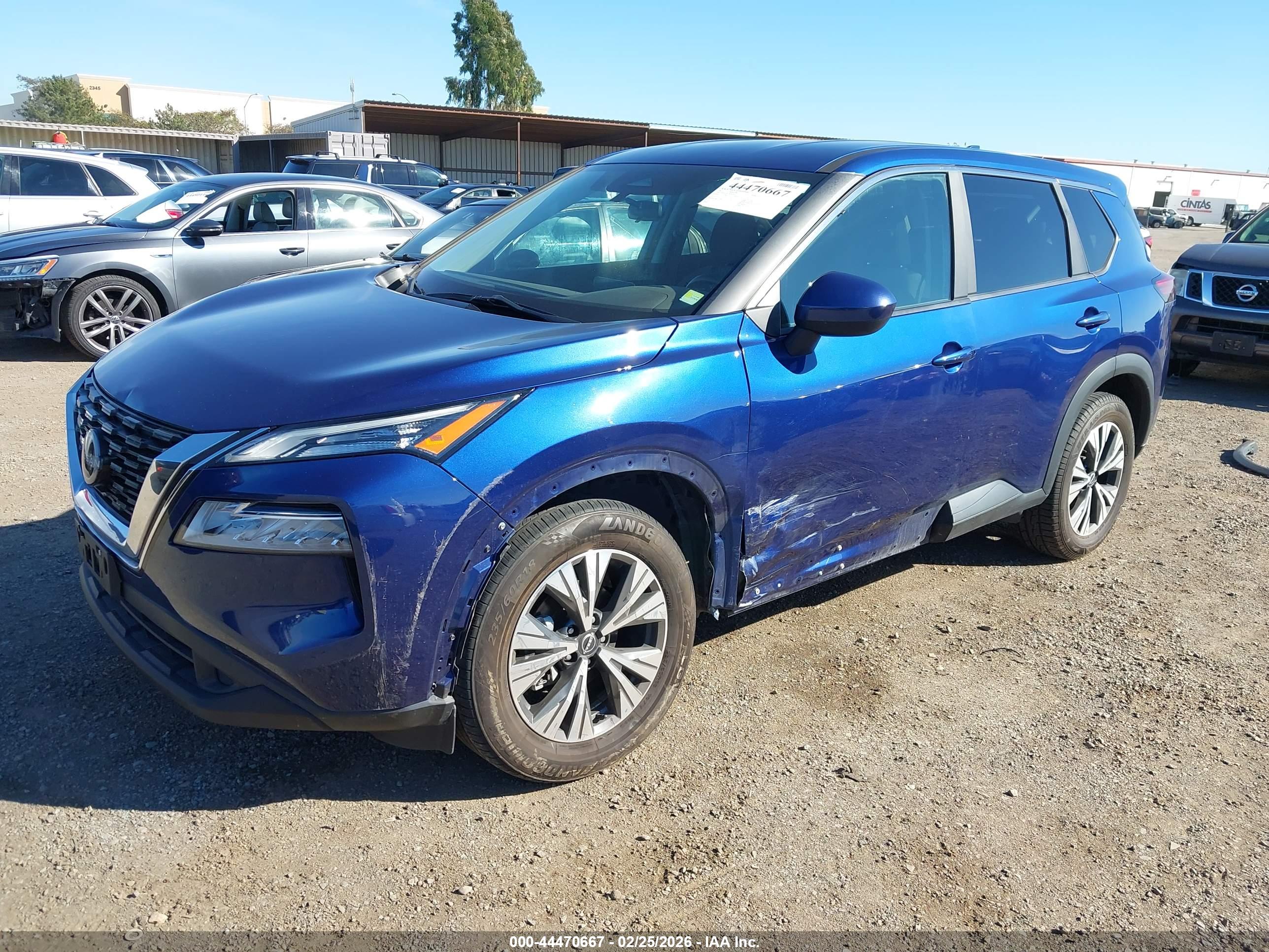 NISSAN ROGUE image 2