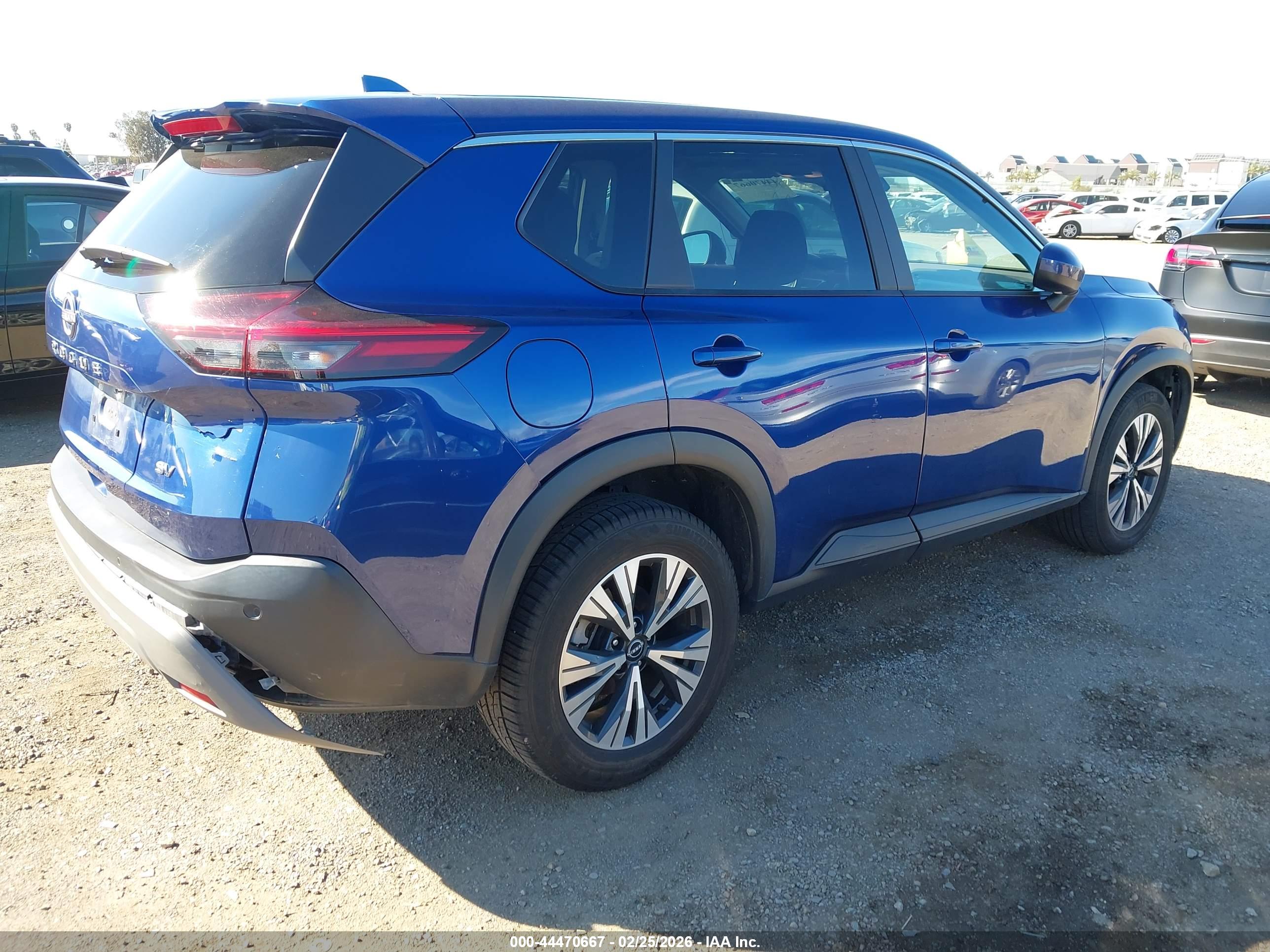 NISSAN ROGUE image 4