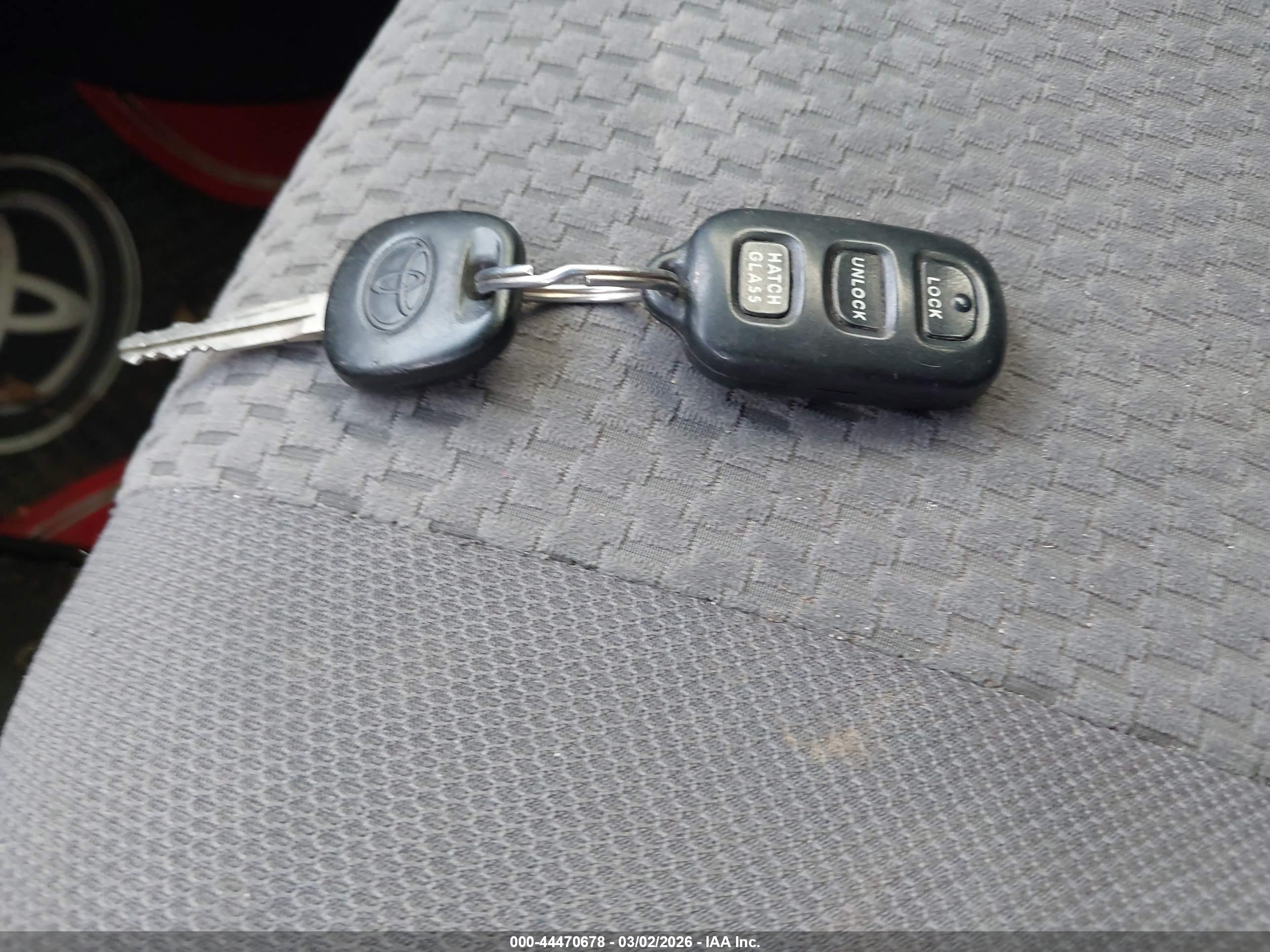 TOYOTA MATRIX image 11