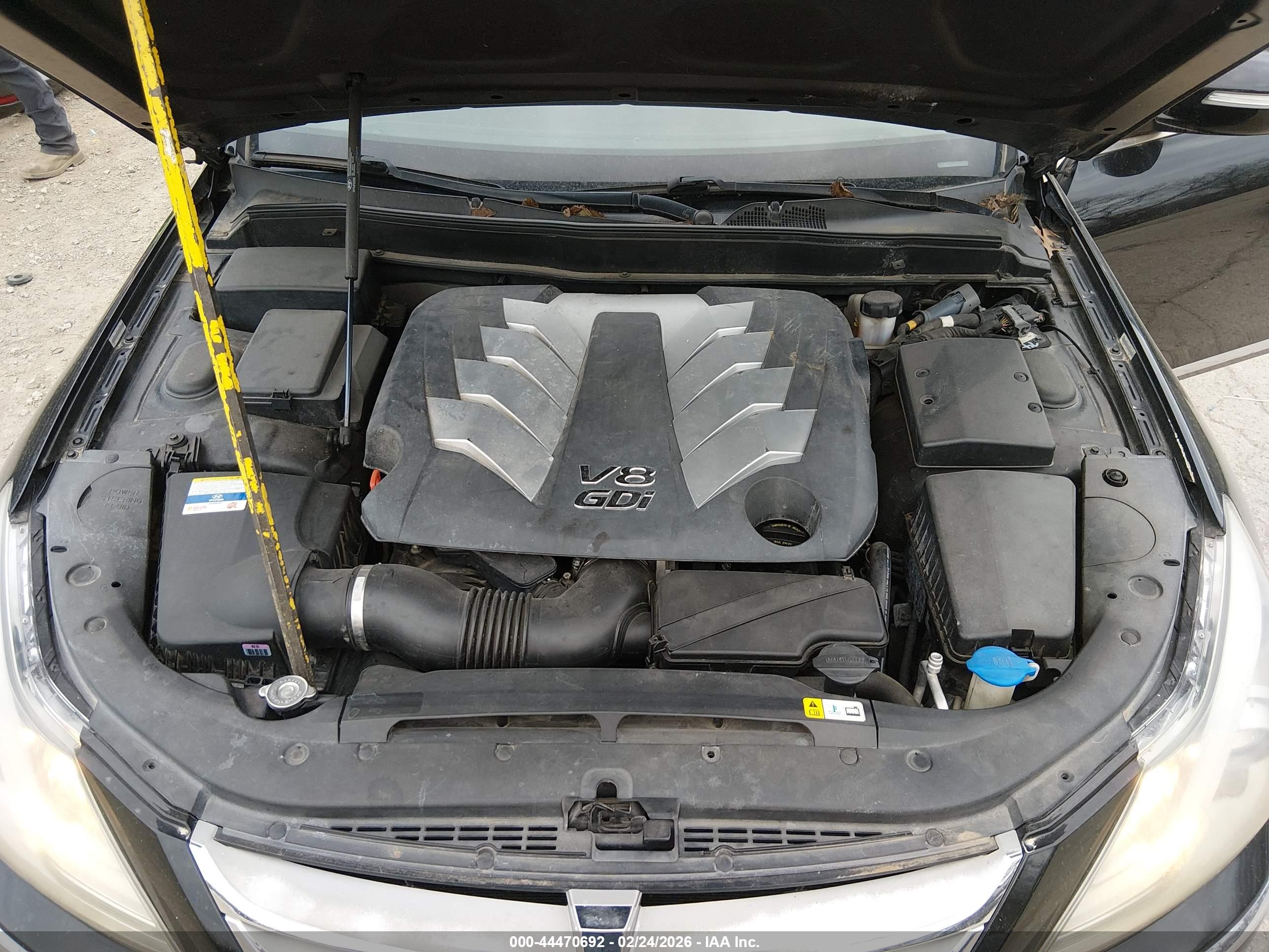 HYUNDAI GENESIS image 10